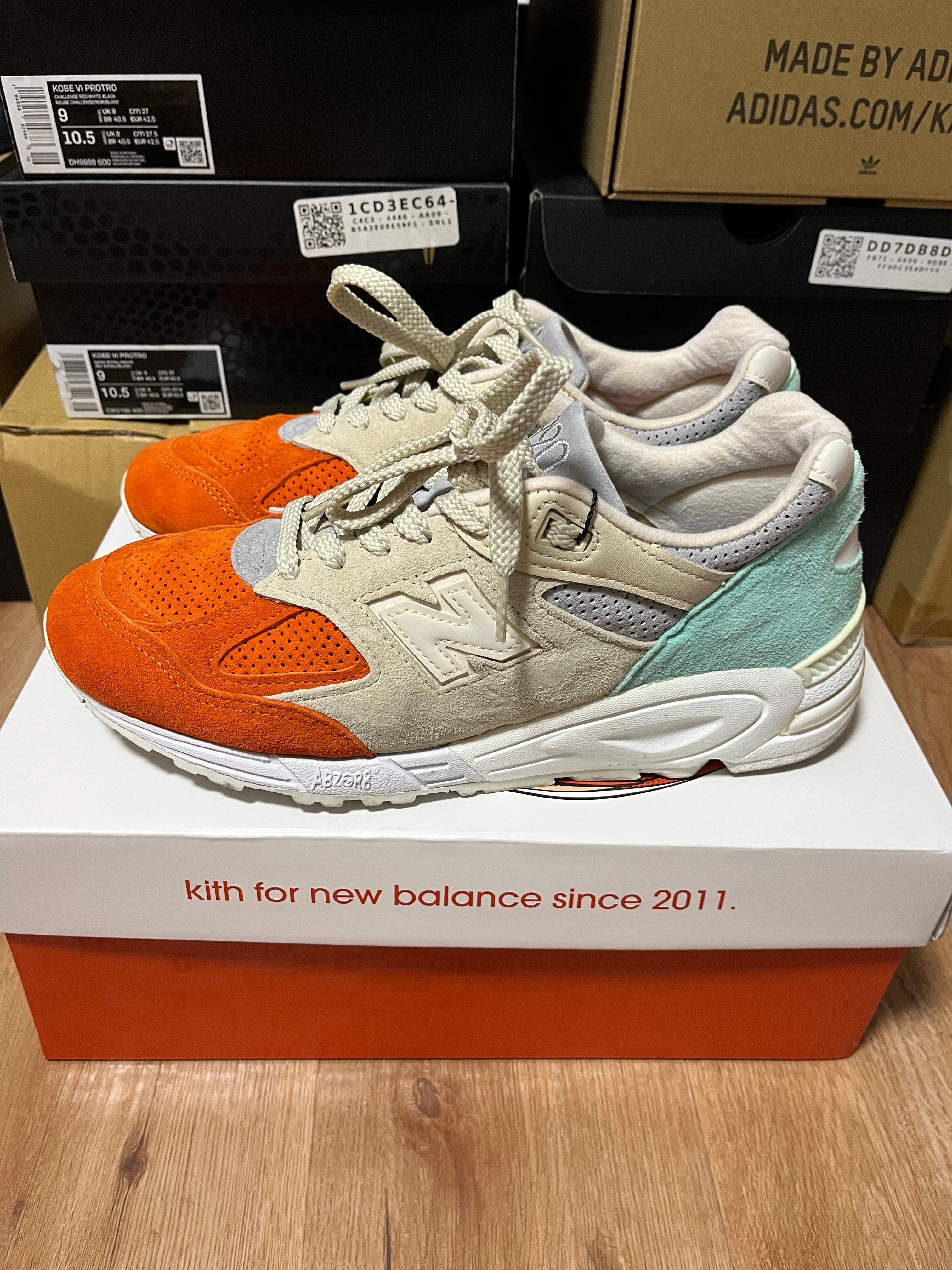 KITH × New Balance 990V2 "Cyclades"
