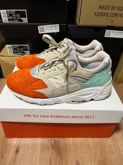 KITH × New Balance 990V2 "Cyclades"