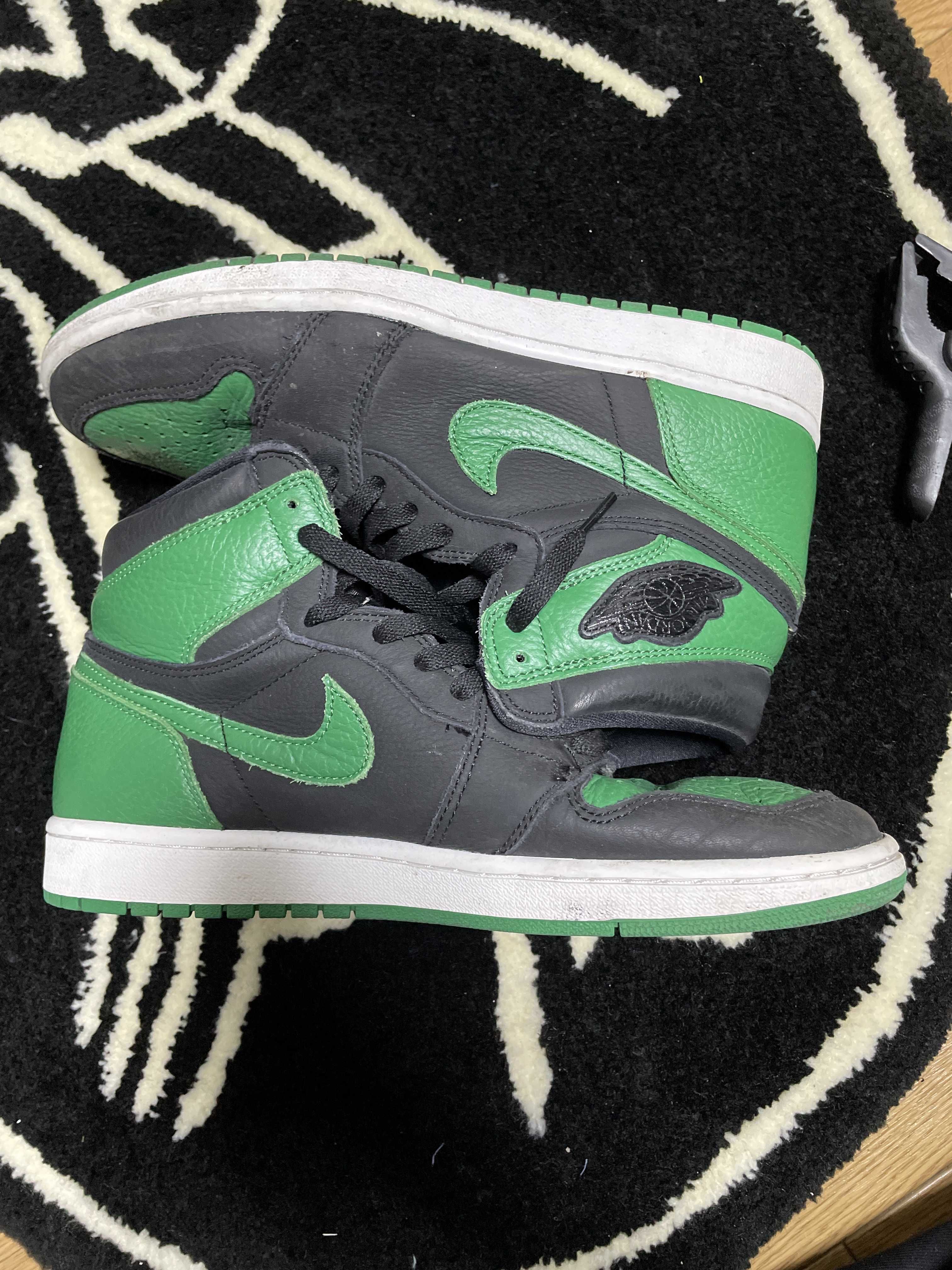 Nike Air Jordan 1 Retro High OG "Black/Pine Green" (2020)      