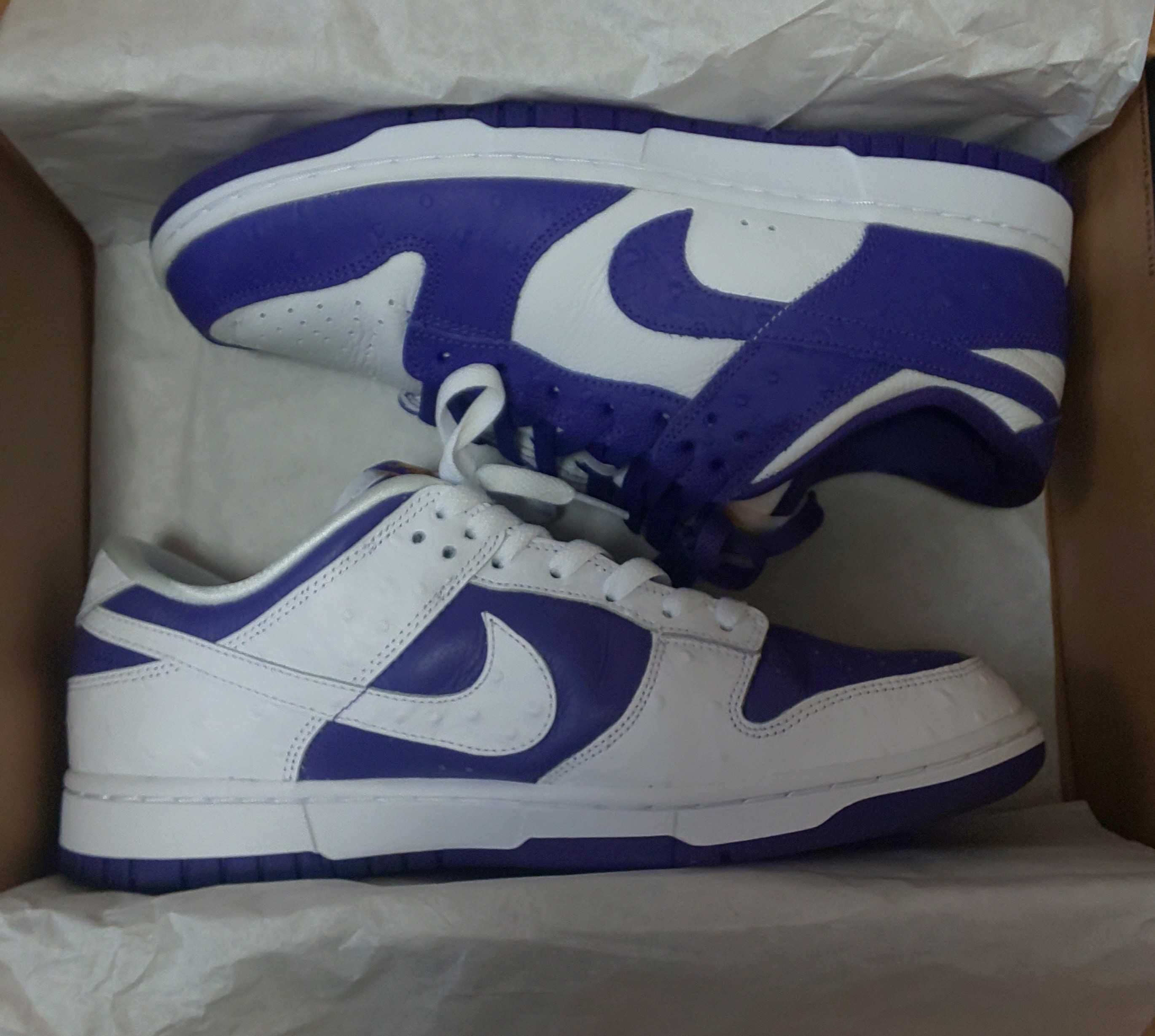 Nike Women's Dunk Low "Made You Look"