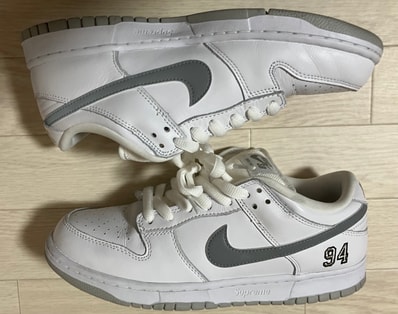 Supreme × Nike SB Dunk Low "White/Metallic Silver" (25FW Week2)
