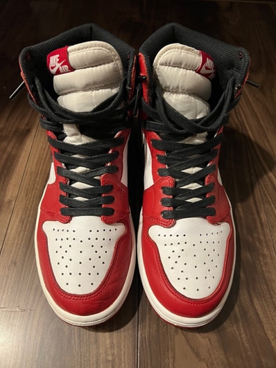 Nike Air Jordan 1 Retro High "Chicago" (2015)