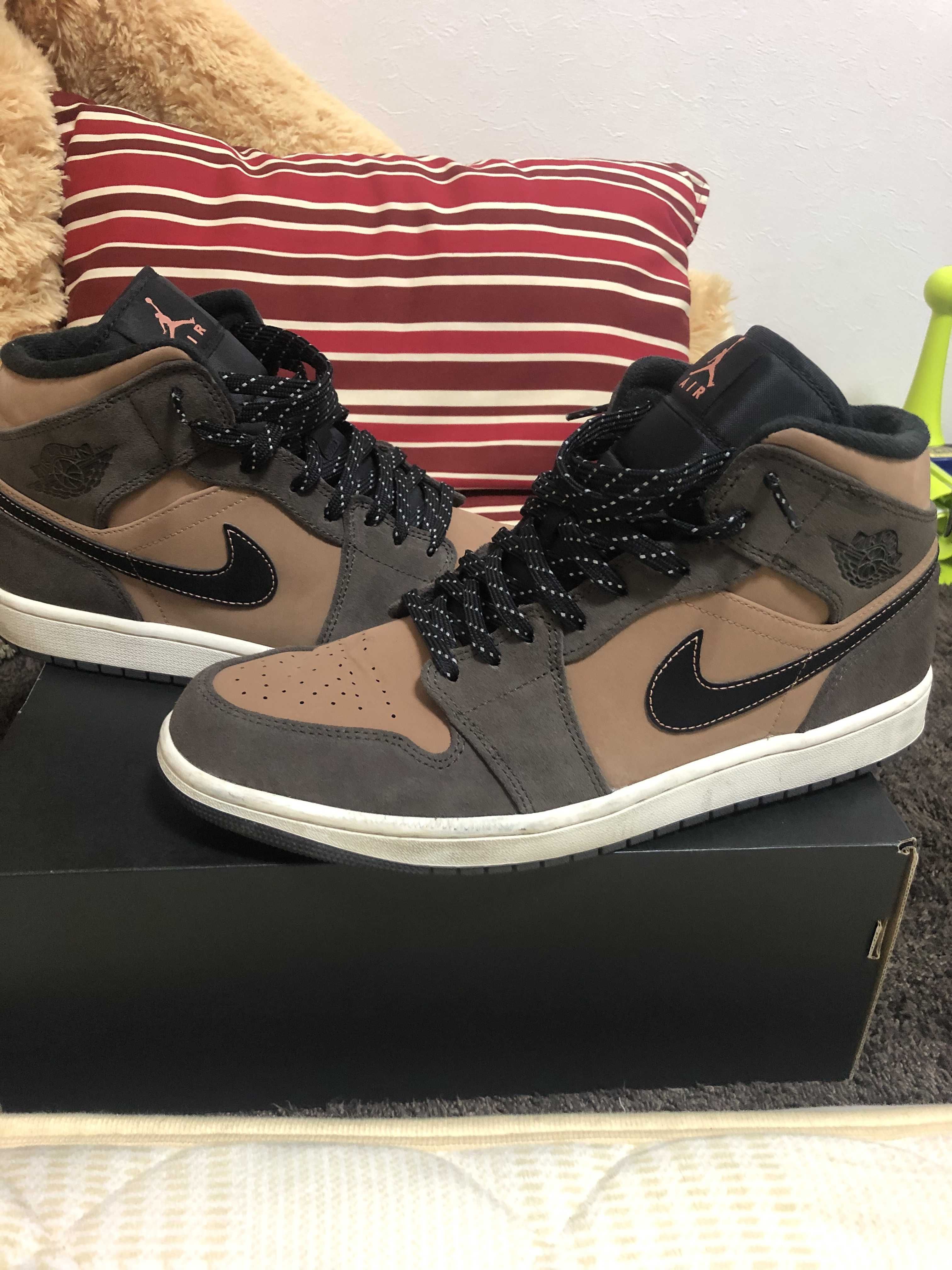 Nike Air Jordan 1 Mid SE "Dark Chocolate"