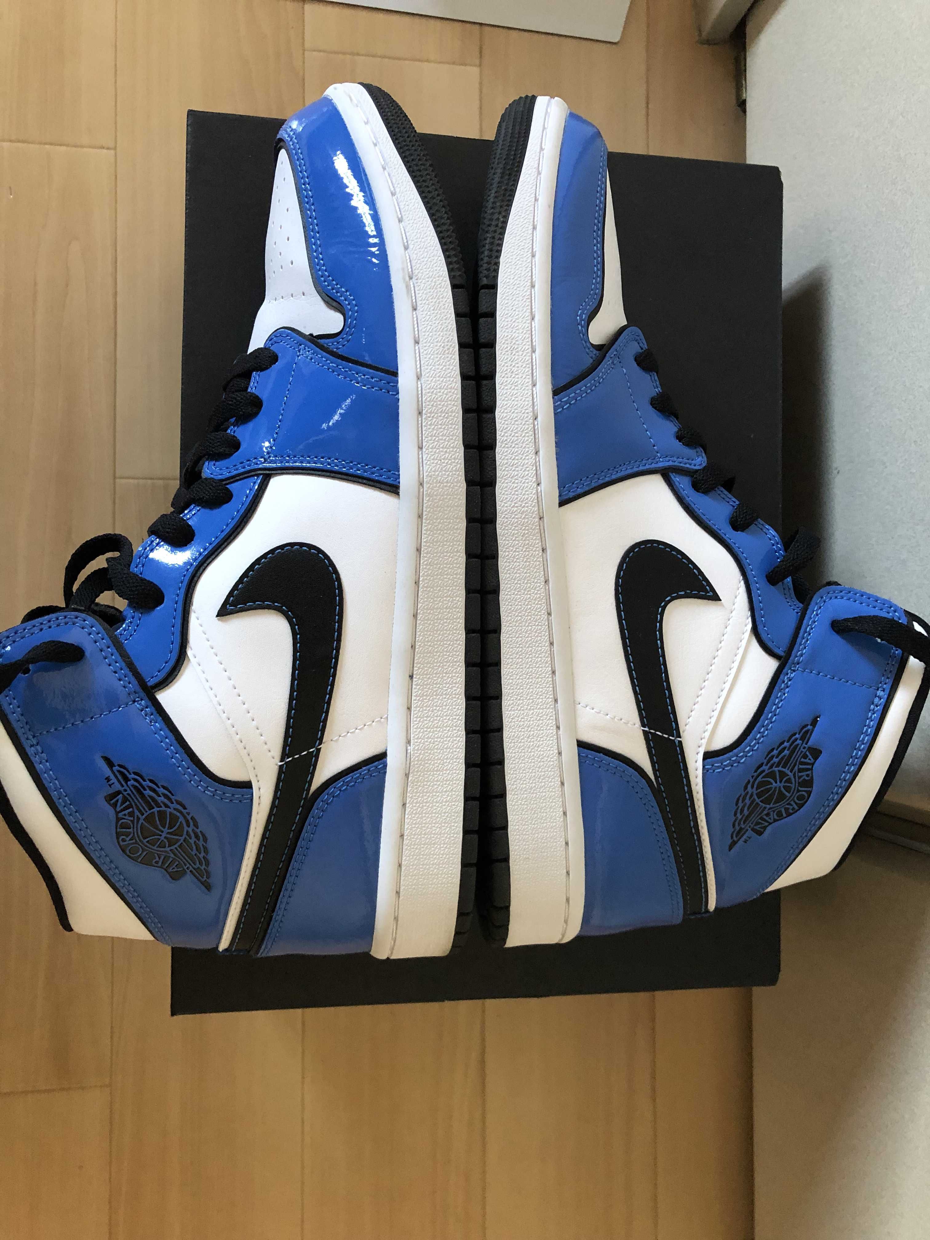 Nike Air Jordan 1 Mid SE "Signal Blue"