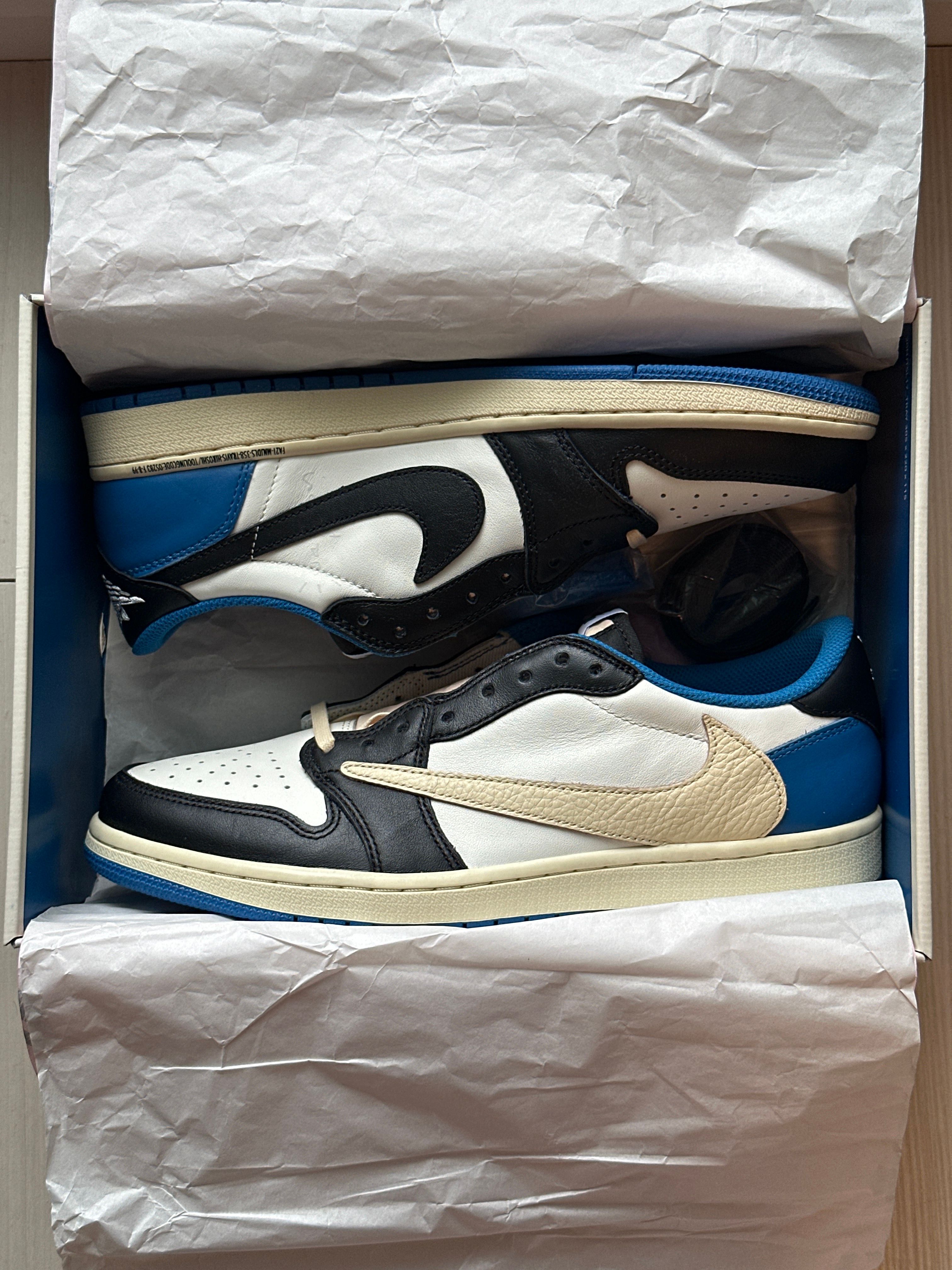 Travis Scott × fragment design × Nike Air Jordan 1 Low OG SP "Military Blue"