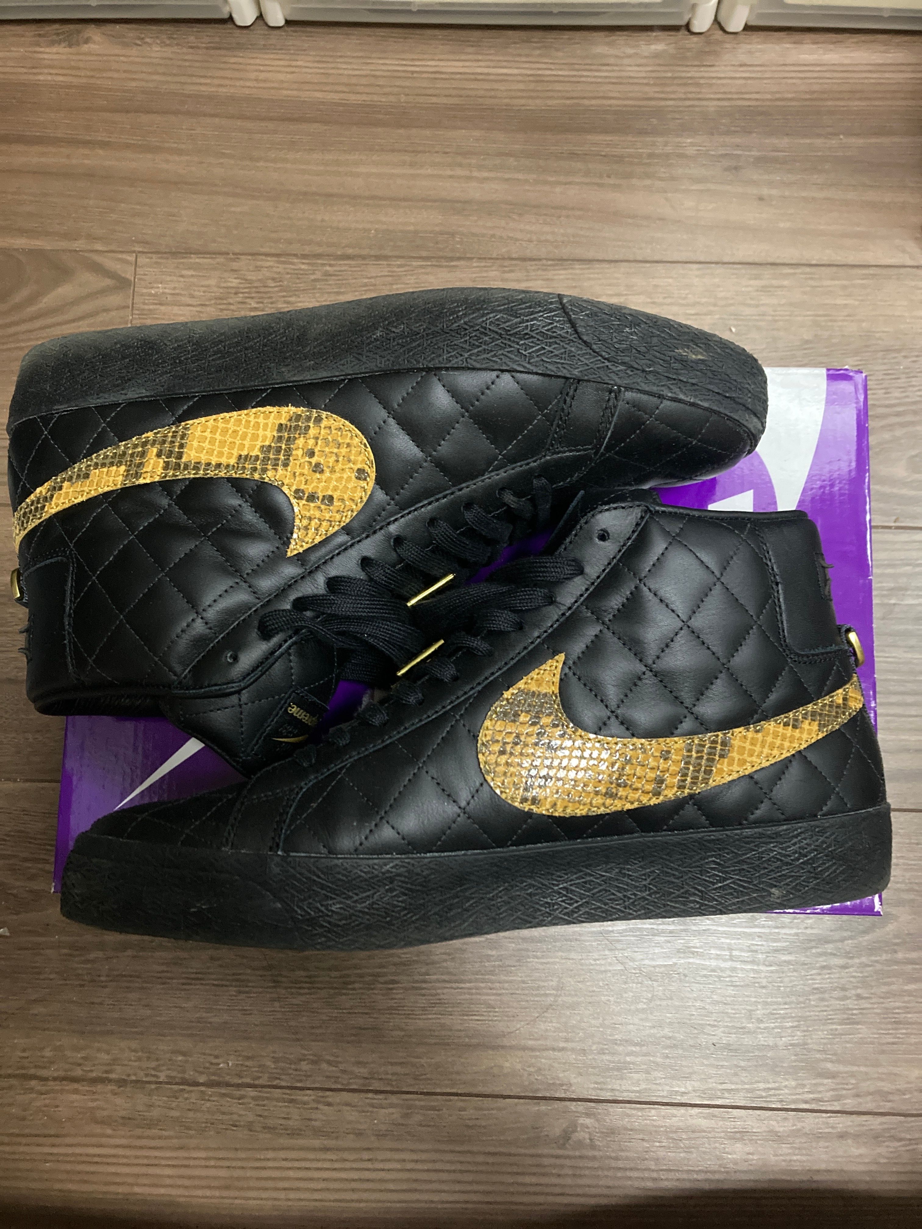 Supreme × Nike SB Blazer Mid "Black"