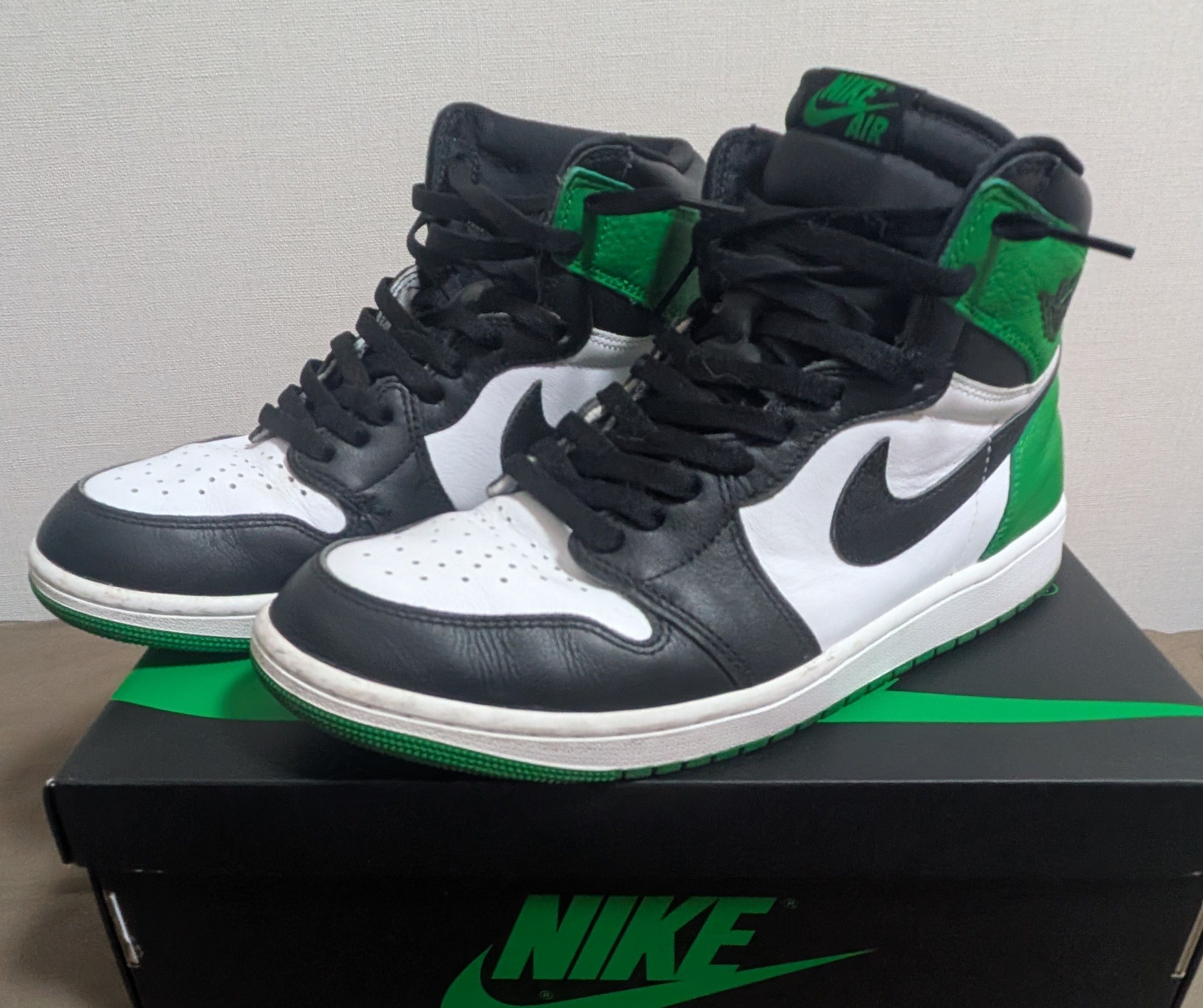 Nike Air Jordan 1 Retro High OG "Celtics/Black and Lucky Green" (2023)