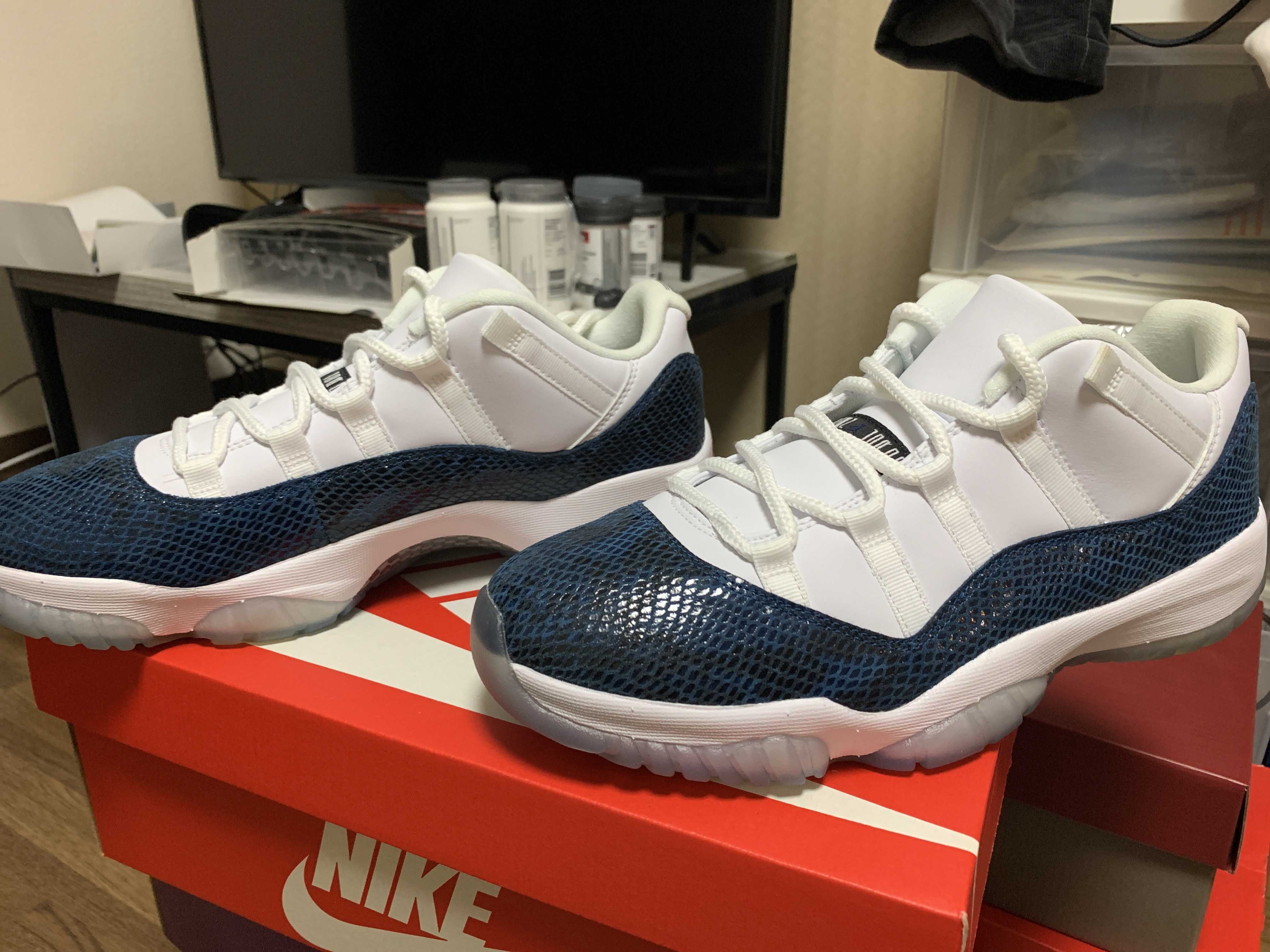 AIR JORDAN 11 LOW "SNAKESKIN"