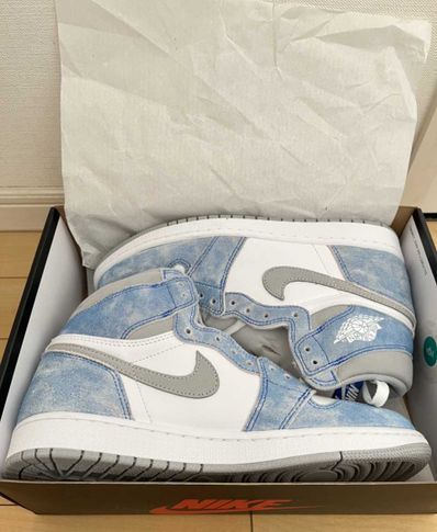 Nike Air Jordan 1 High OG "Hyper Royal"