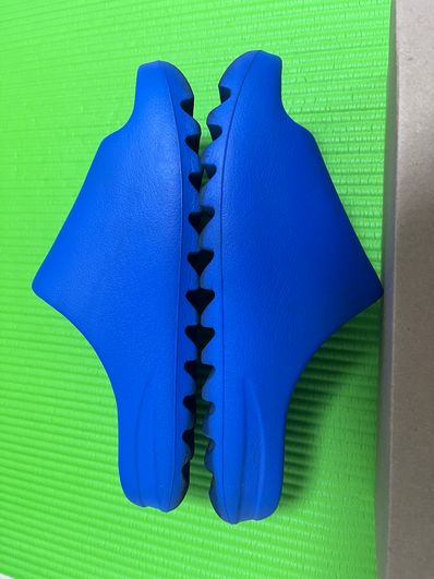 adidas YEEZY Slide "Azure"