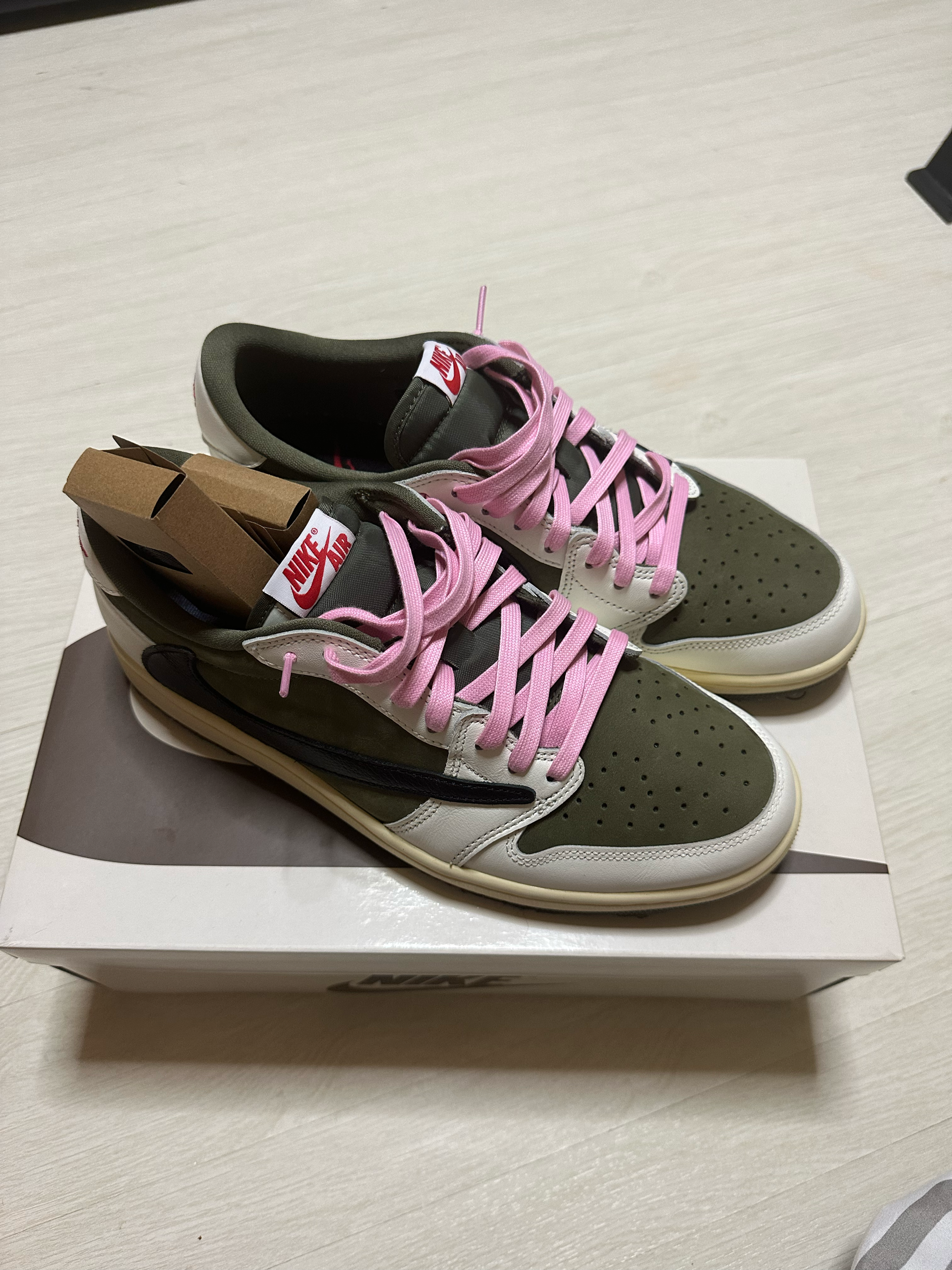 Travis Scott × Nike Air Jordan 1 Low OG SP "Reverse Olive"