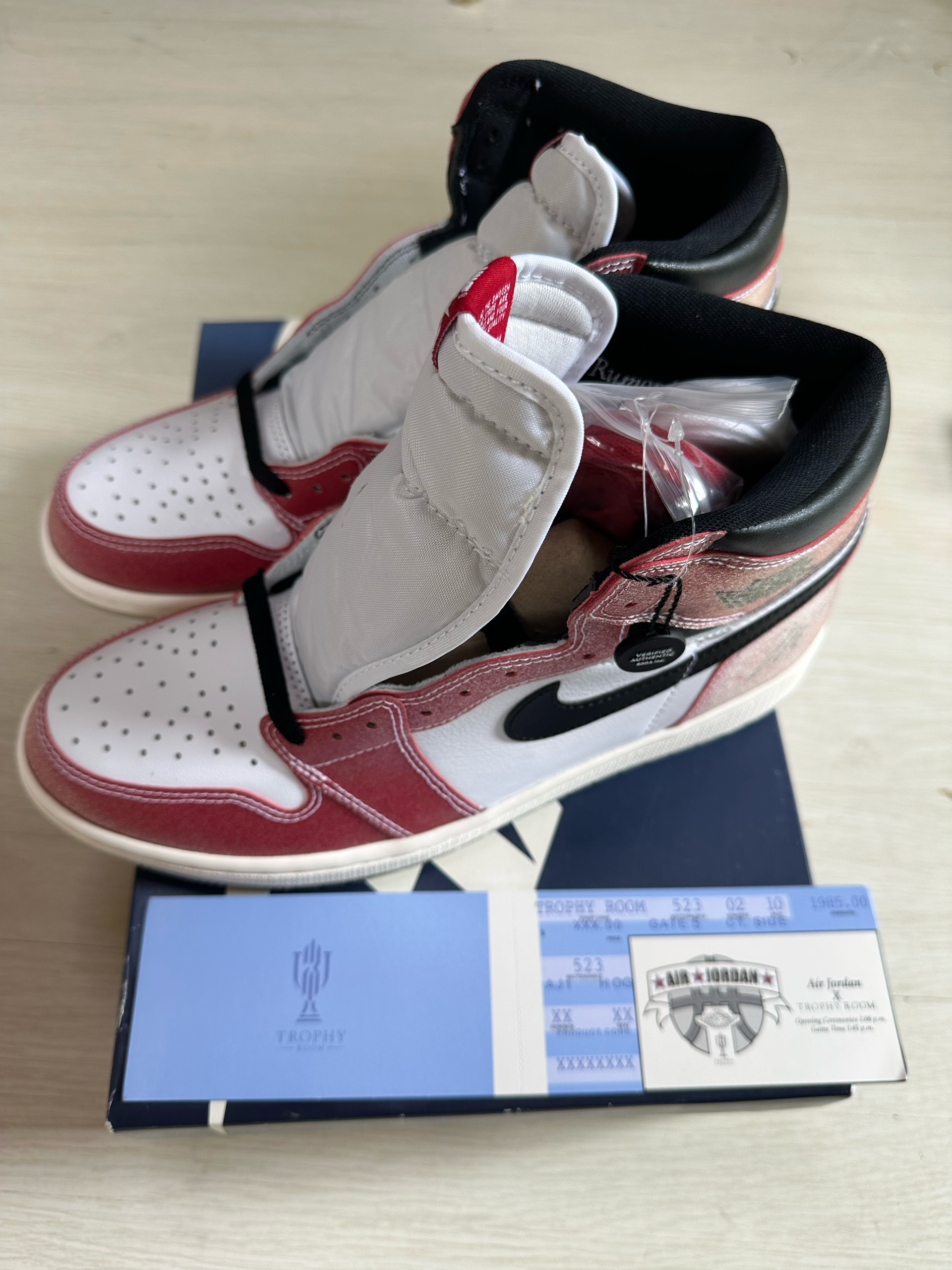 Trophy Room × Nike Air Jordan 1 Retro High "Chicago" (Friends and Family) (Blue Laces)