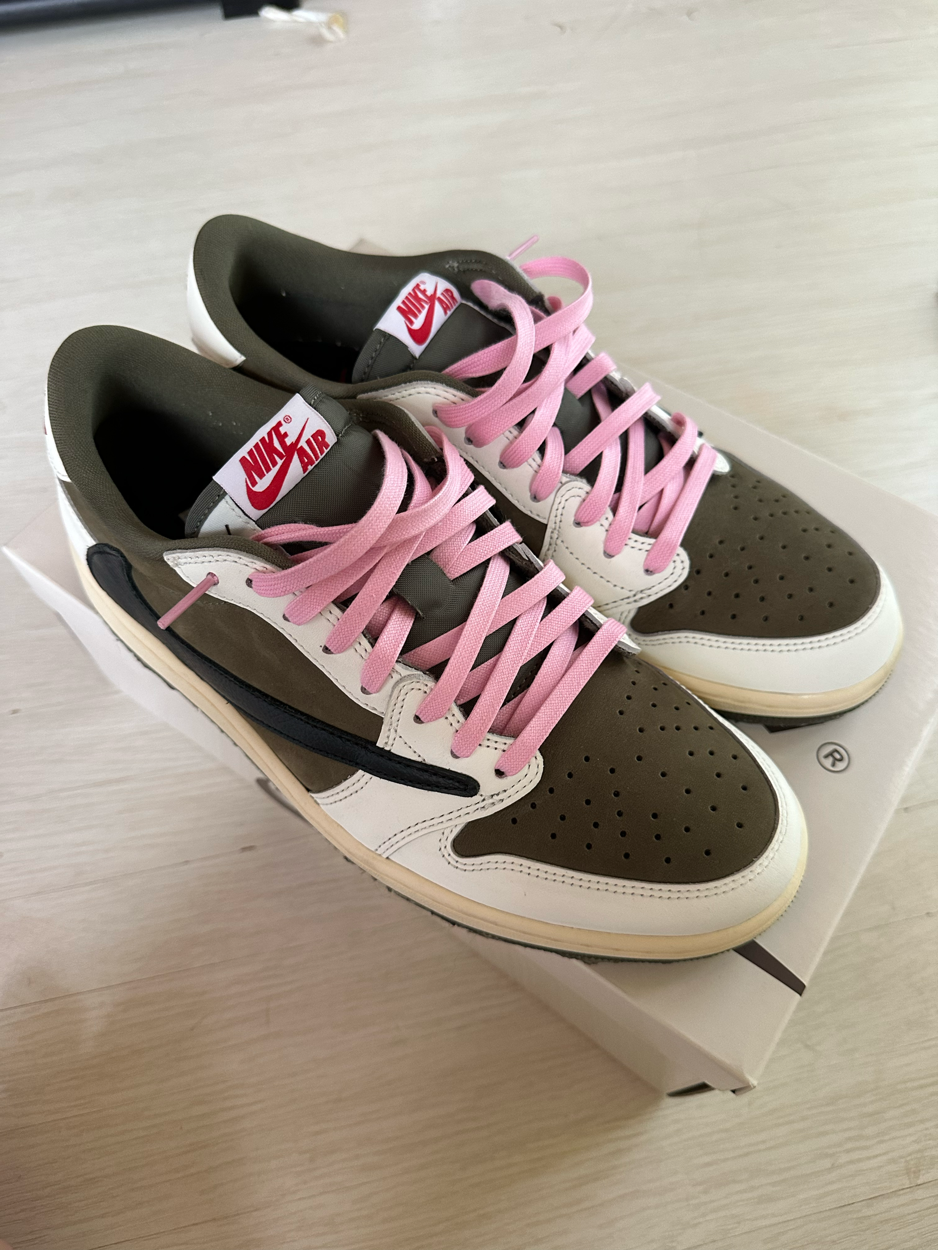 Travis Scott × Nike Air Jordan 1 Low OG SP "Reverse Olive"