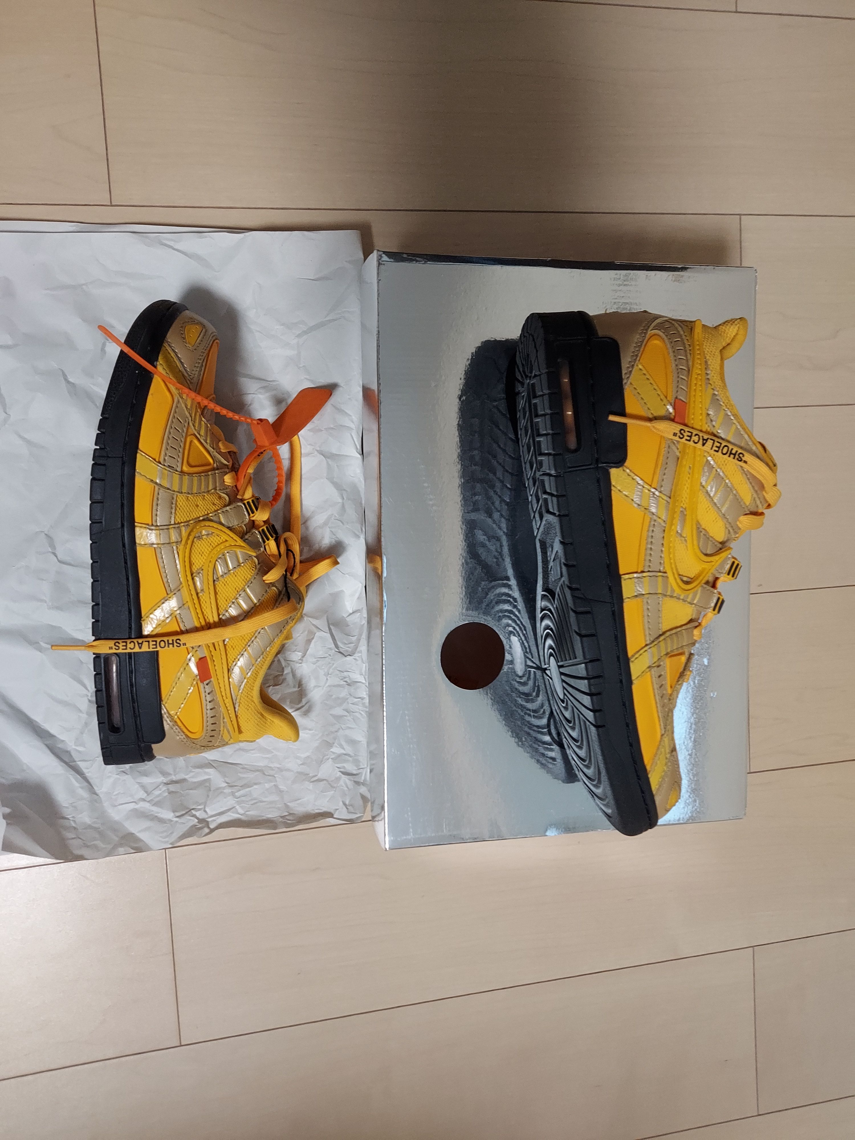 Off-White × Nike Air Rubber Dunk "University Gold"
