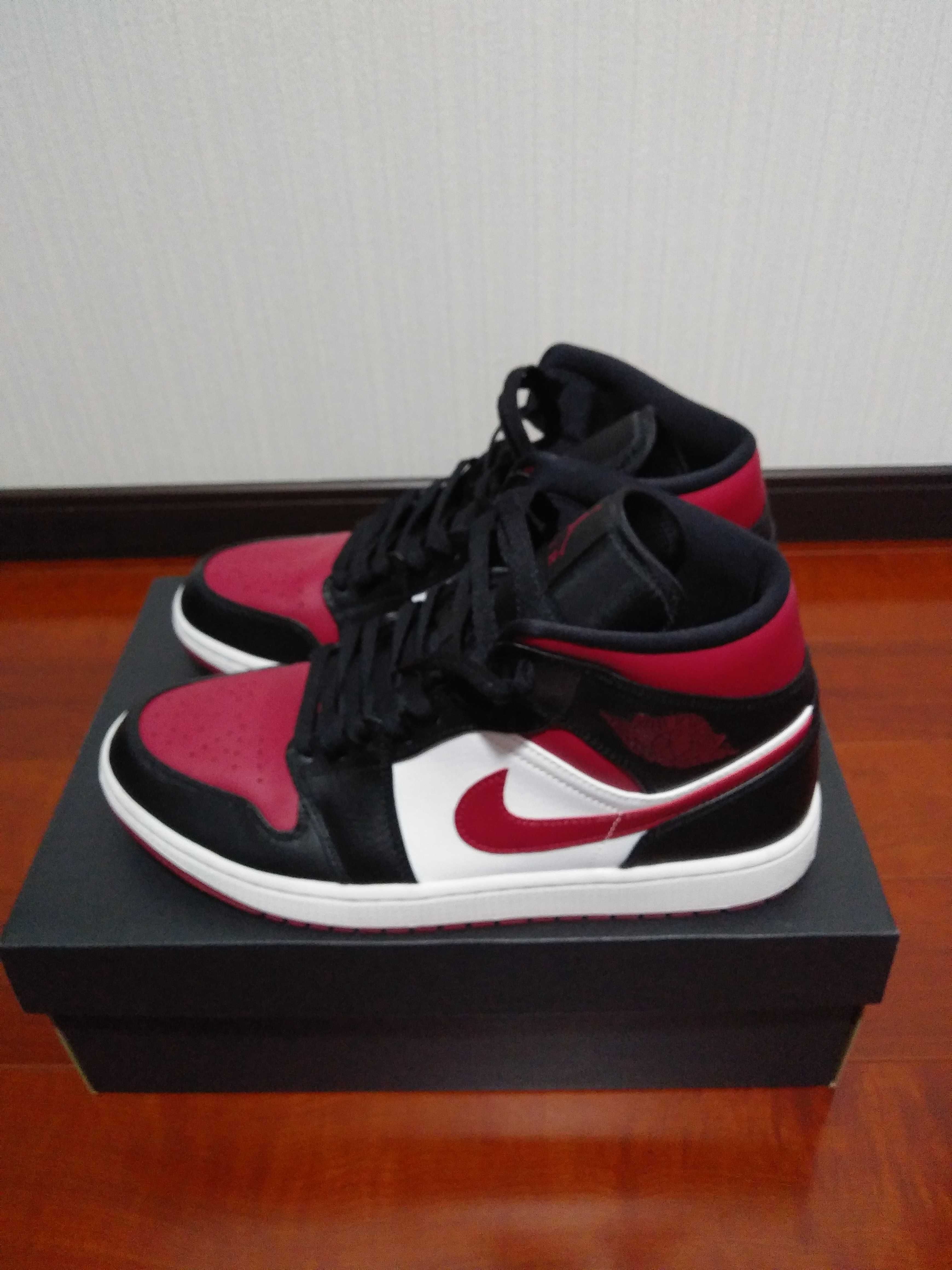 NIKE AIR JORDAN 1 MID "BLACK/RED/WHITE"