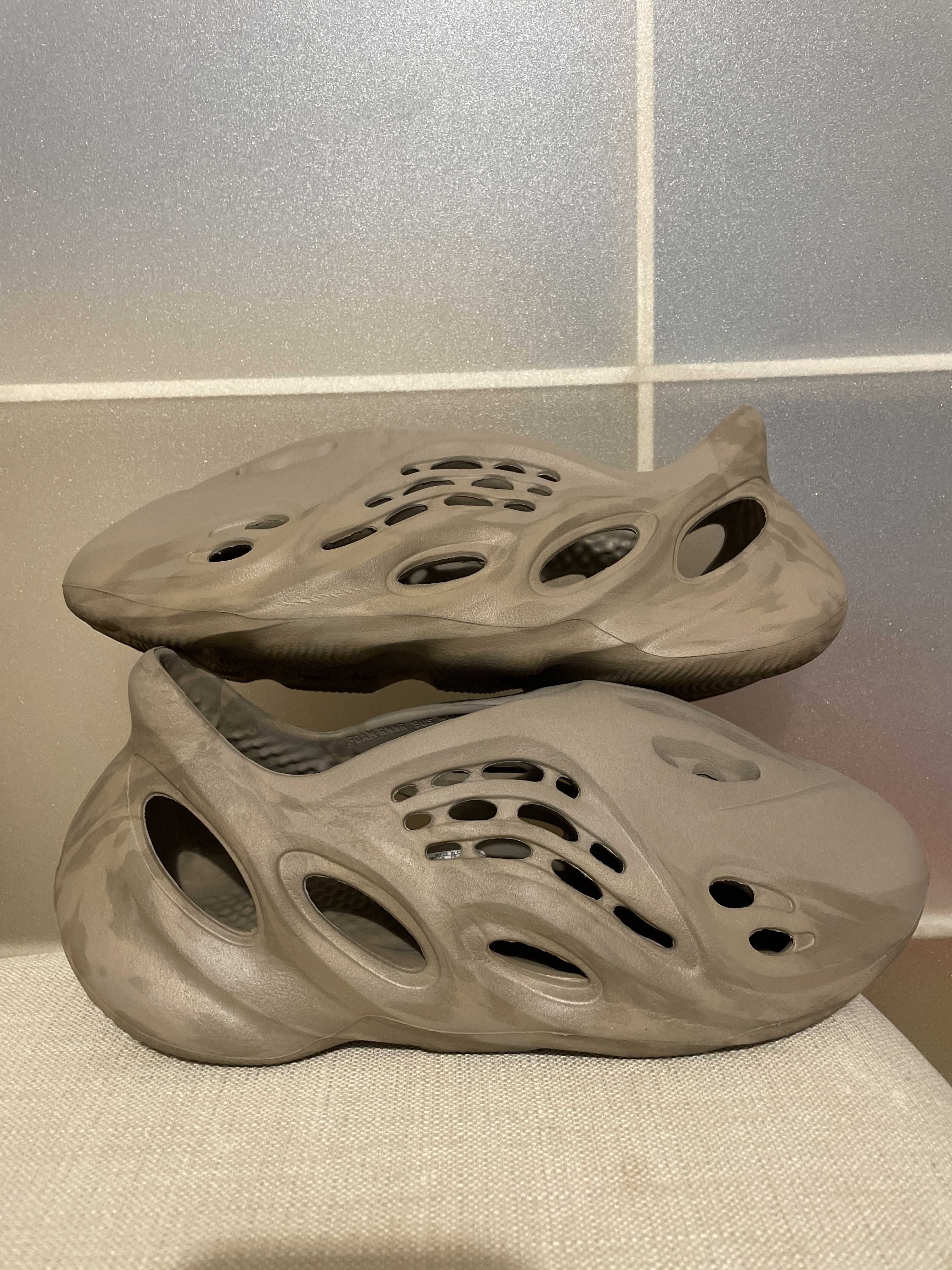 adidas YEEZY Foam Runner "Stone Sage"