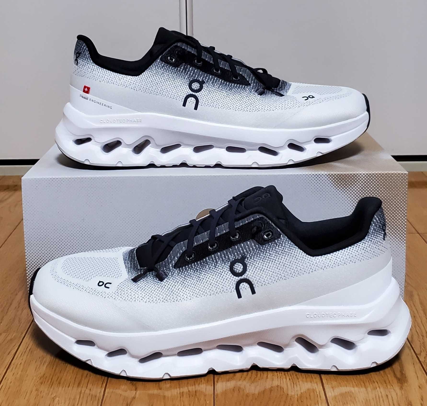 On Cloudtilt "Black/Ivory"