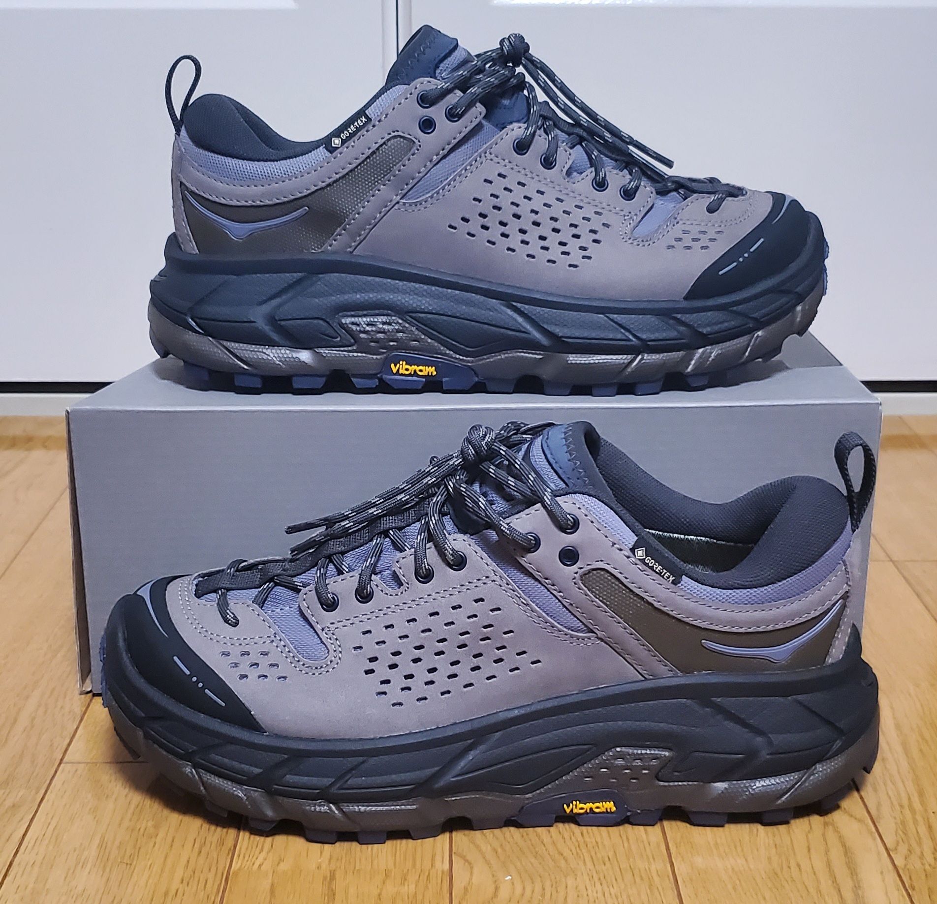 J.L - A.L × ホカ トウ ウルトラ ロー "デザートトープ/ロックリッジ"