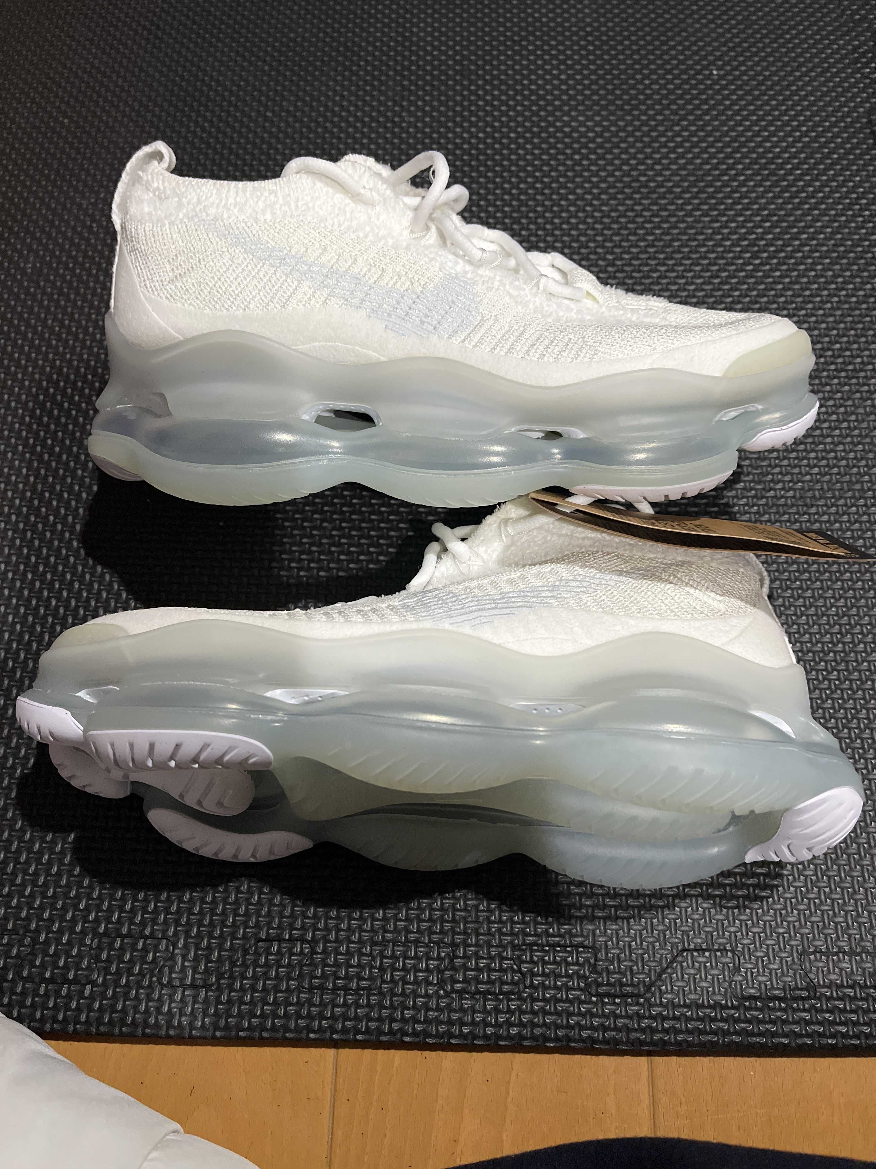 Nike Women's Air Max Scorpion Flyknit "White"