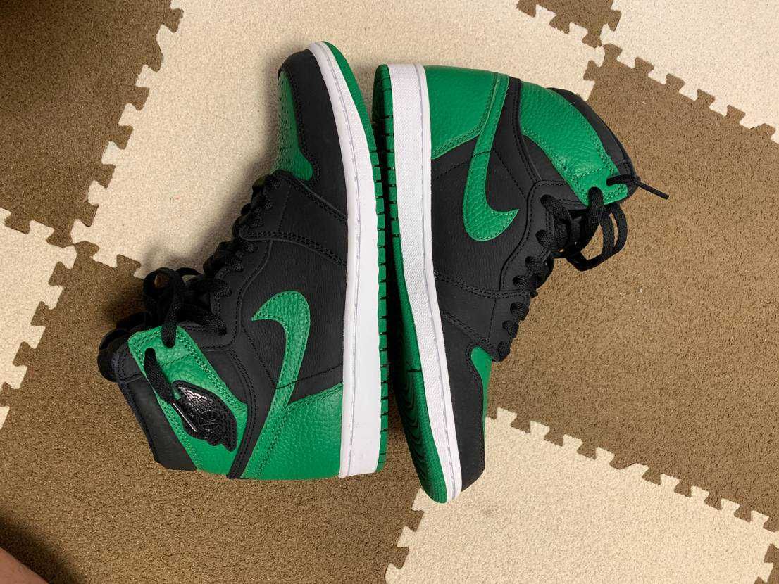 Nike Air Jordan 1 Retro High OG "Black/Pine Green" (2020)      