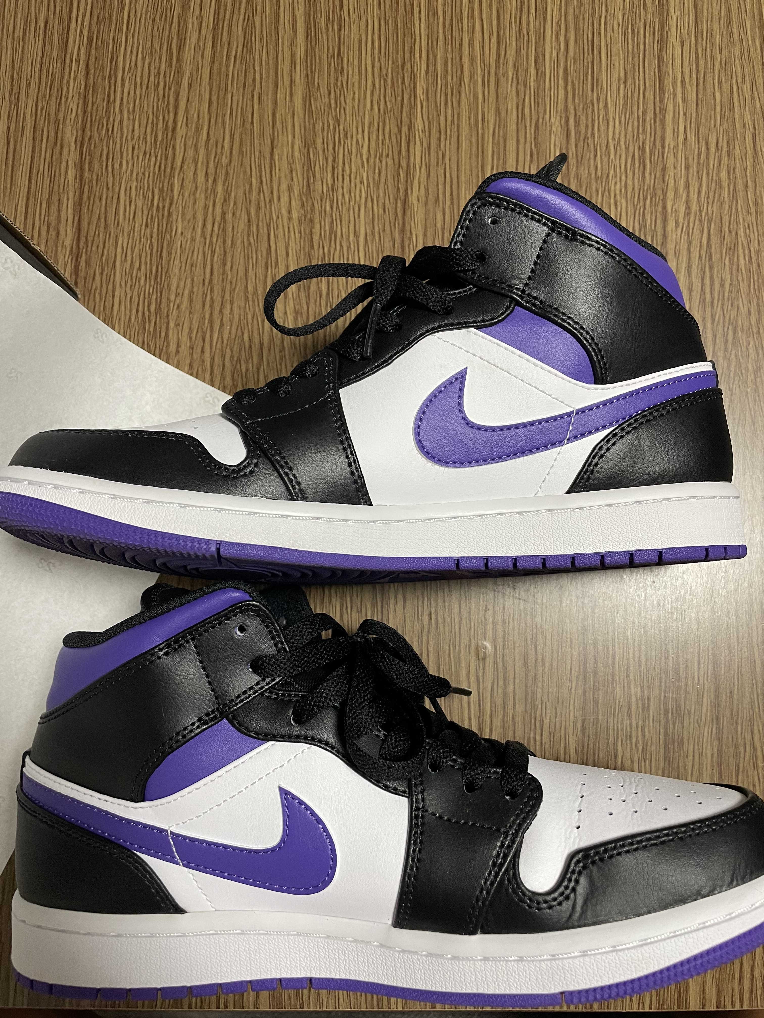 Nike Air Jordan 1 Mid "Black/Court Purple"