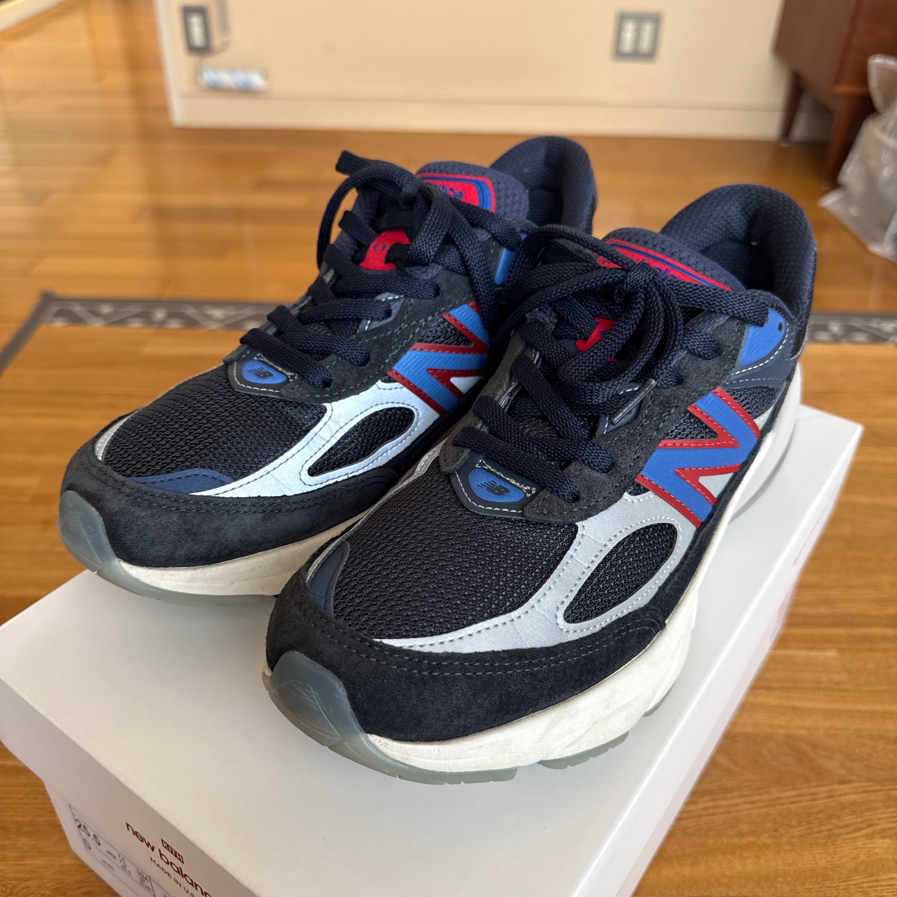 KITH × New Balance 990V6 Madison Square Garden "Navy"