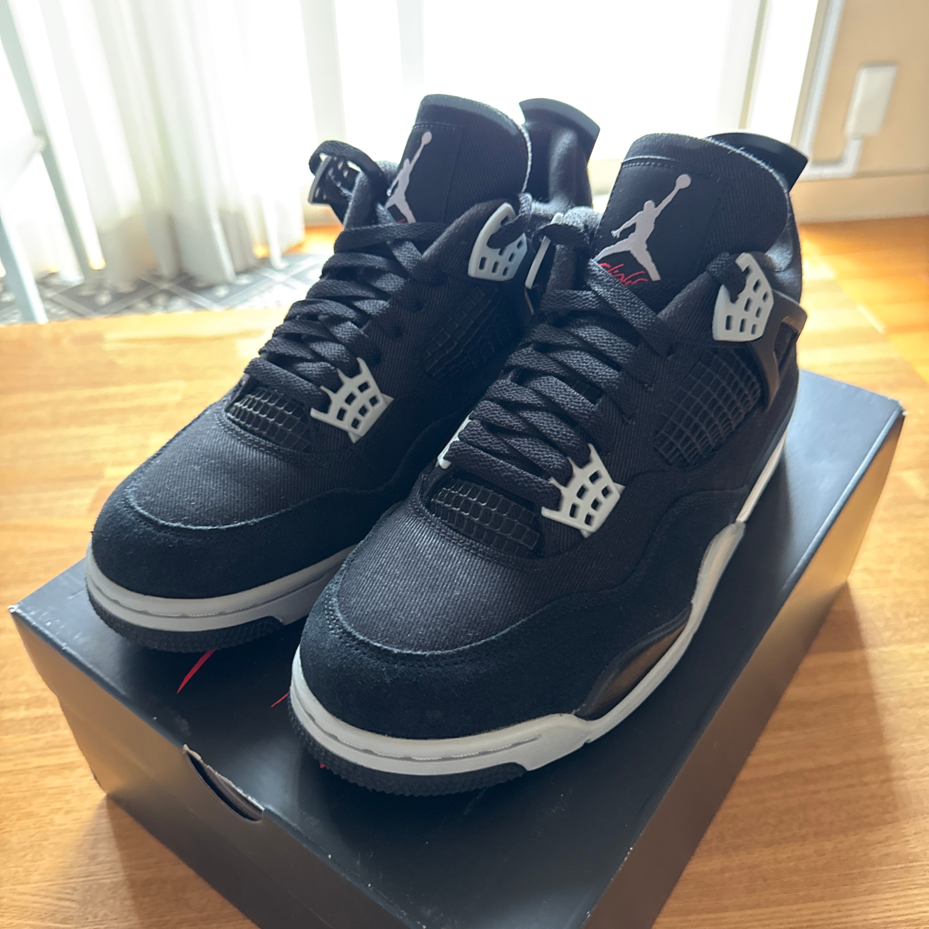 Nike Air Jordan 4 SE "Black and Light Steel"