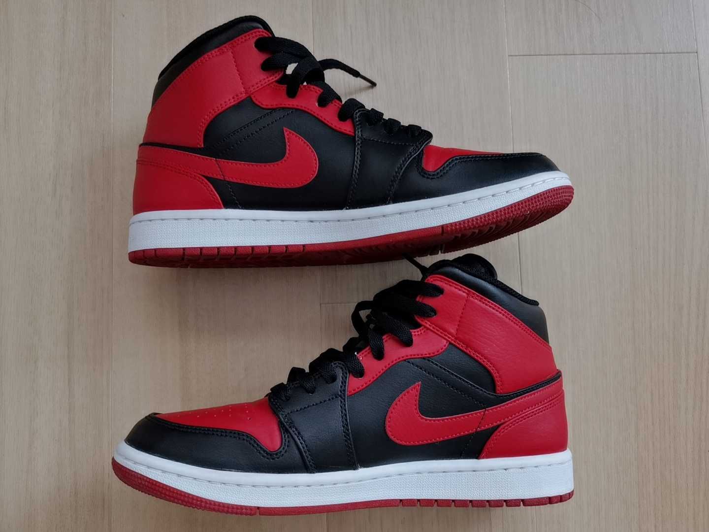 Nike Air Jordan 1 Mid "Bred"