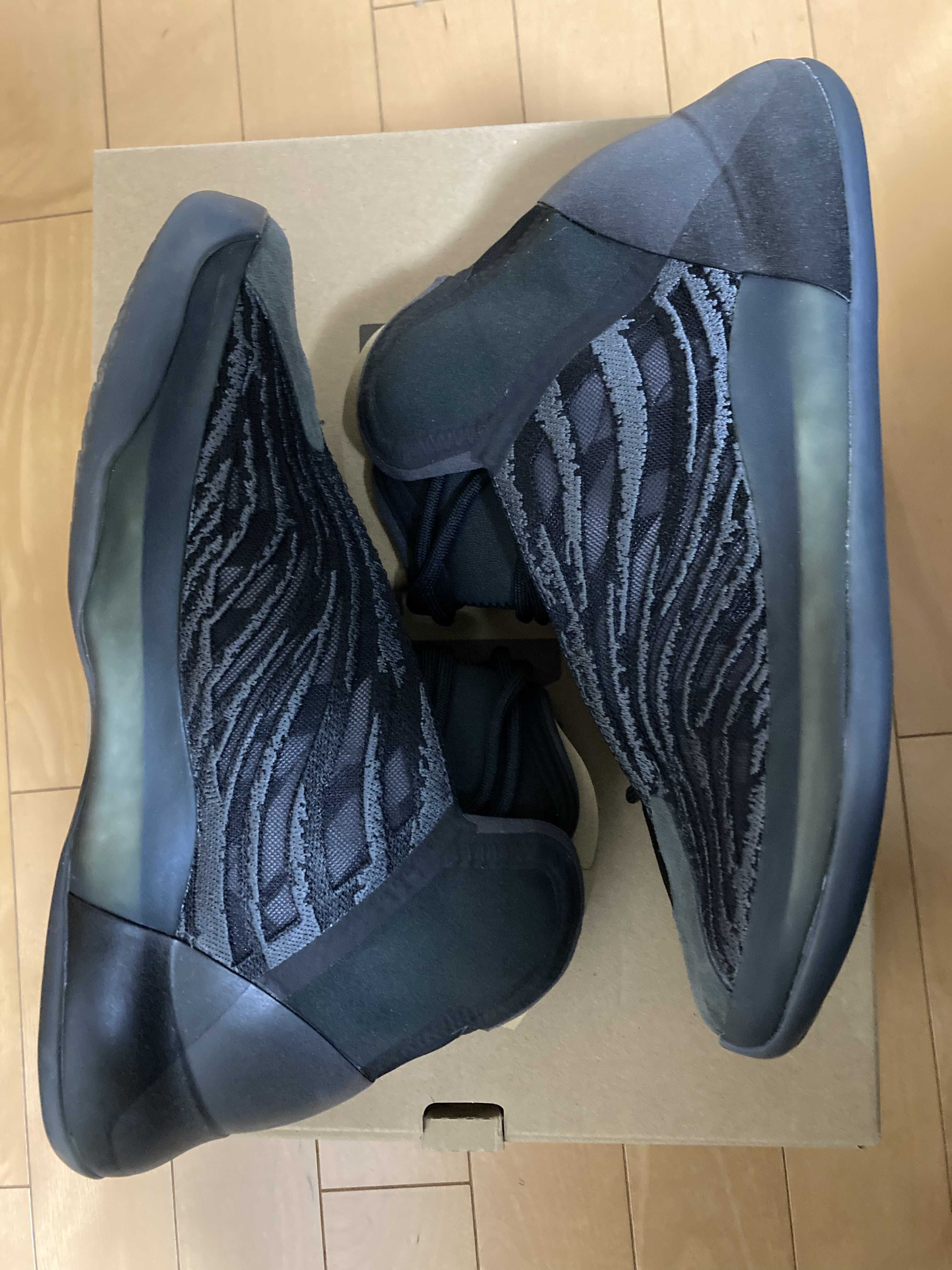 ADIDAS YEEZY Quantum "Onyx" 