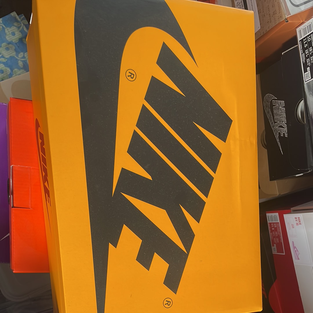 Nike Air Jordan 1 Retro High OG "Taxi"