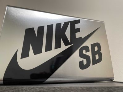 Carpet Company × Nike SB Dunk High "Royal Pulse"