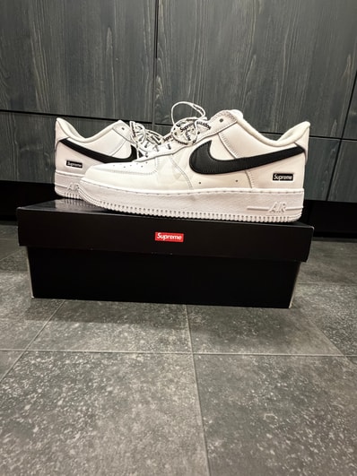 Supreme × Nike Air Force 1 Low "White/Black"