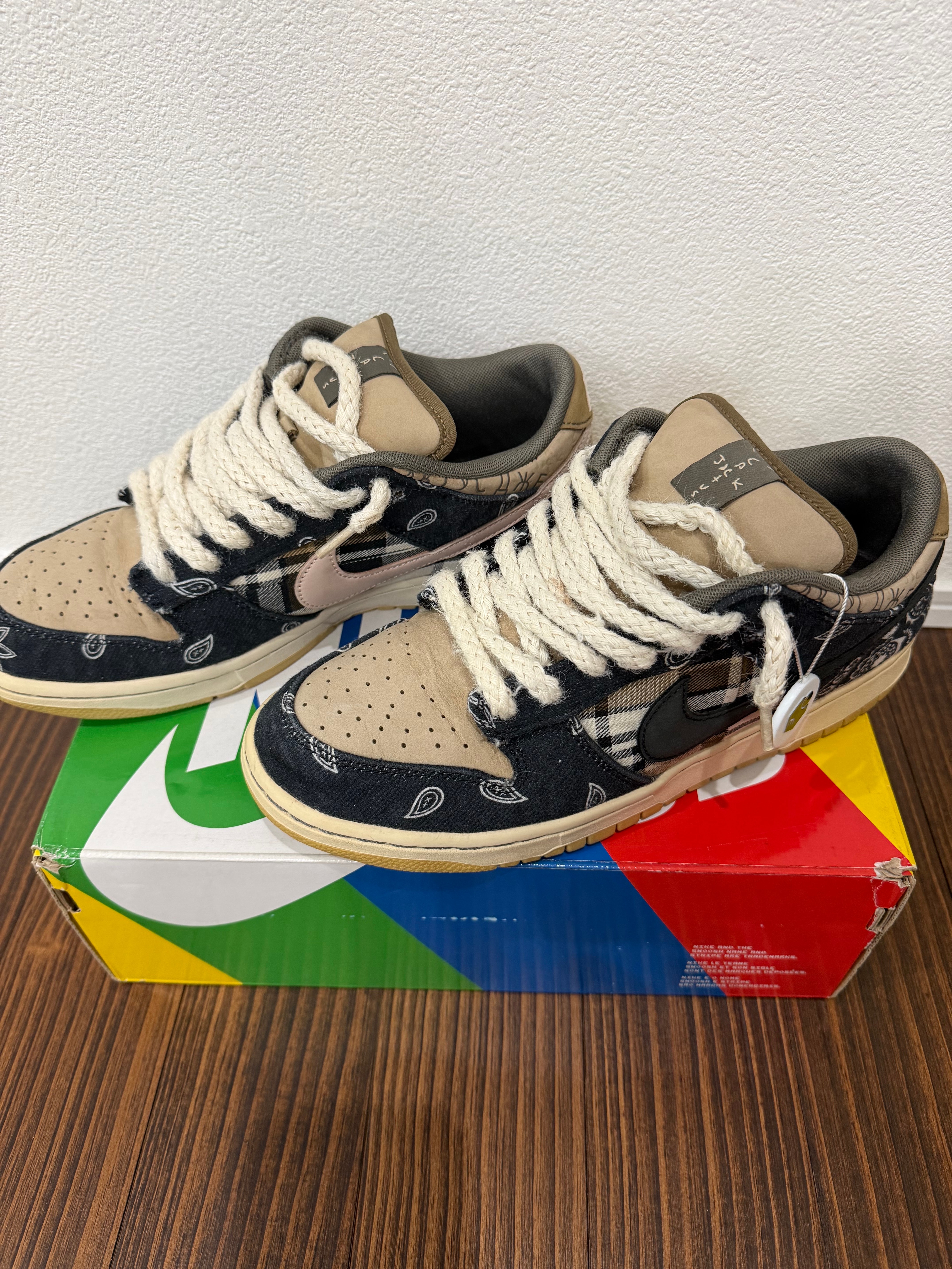 Travis Scott × Nike SB Dunk Low "Black/Parachute Beige"