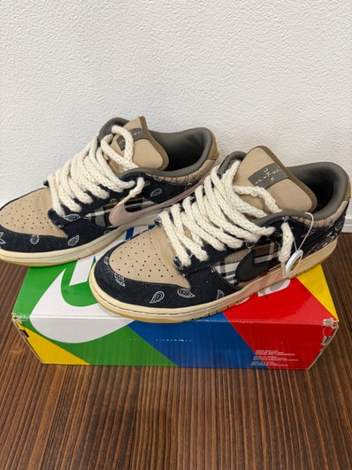 Travis Scott × Nike SB Dunk Low "Black/Parachute Beige"