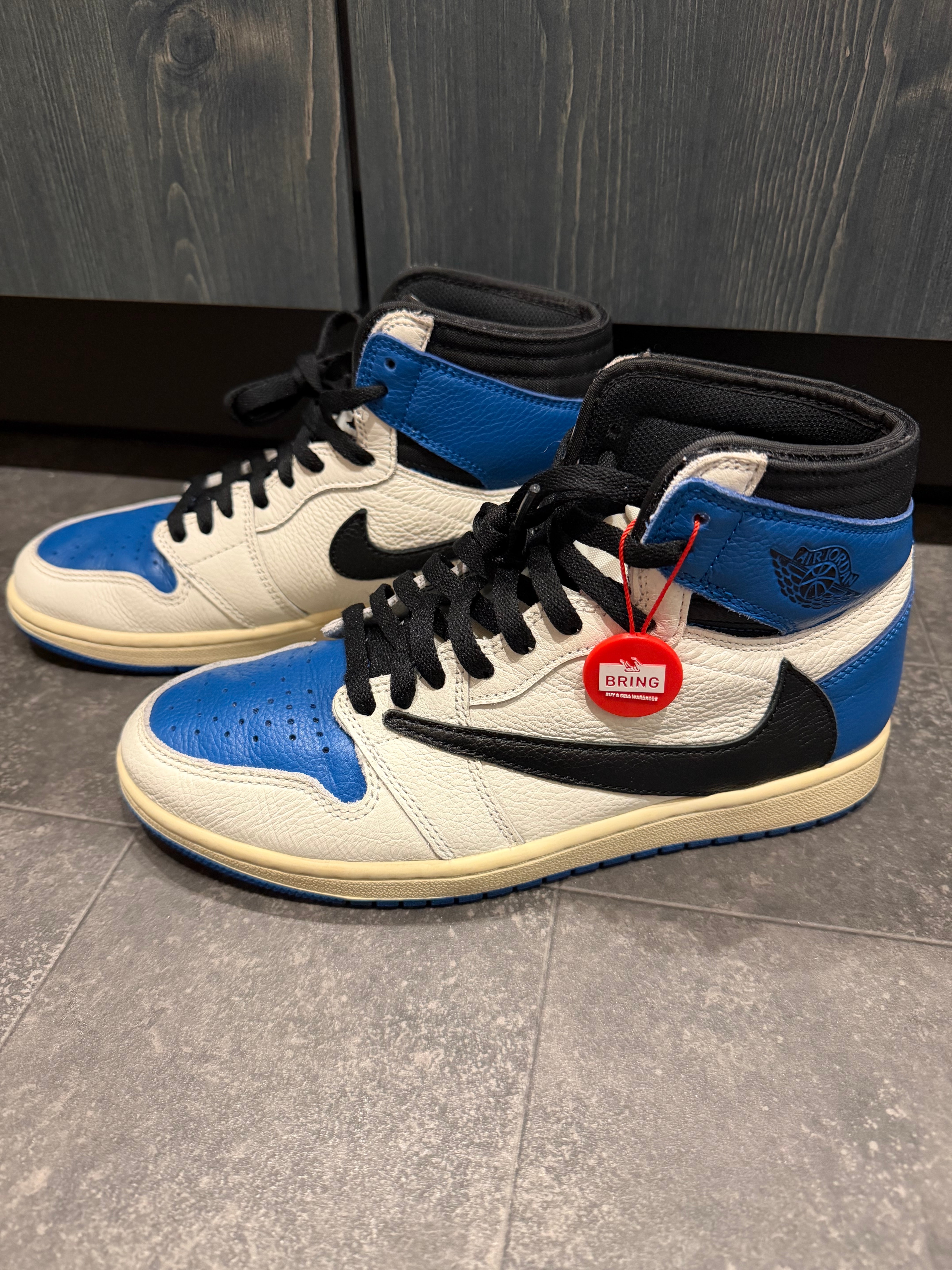 トラヴィススコット × フラグメントデザイン × ナイキ エアジョーダン1 レトロ ハイ OG SP "ミリタリーブルー"