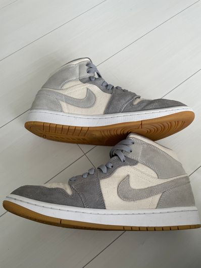 Nike Air Jordan 1 Mid SE "Coconut Milk/Particle Grey"
