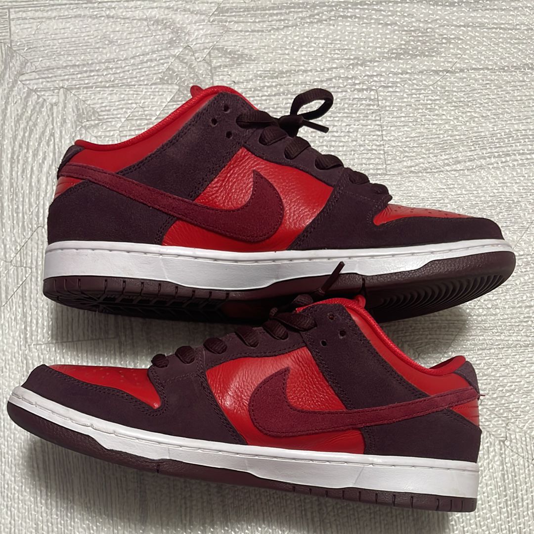 Nike SB Dunk Low "Cherry"