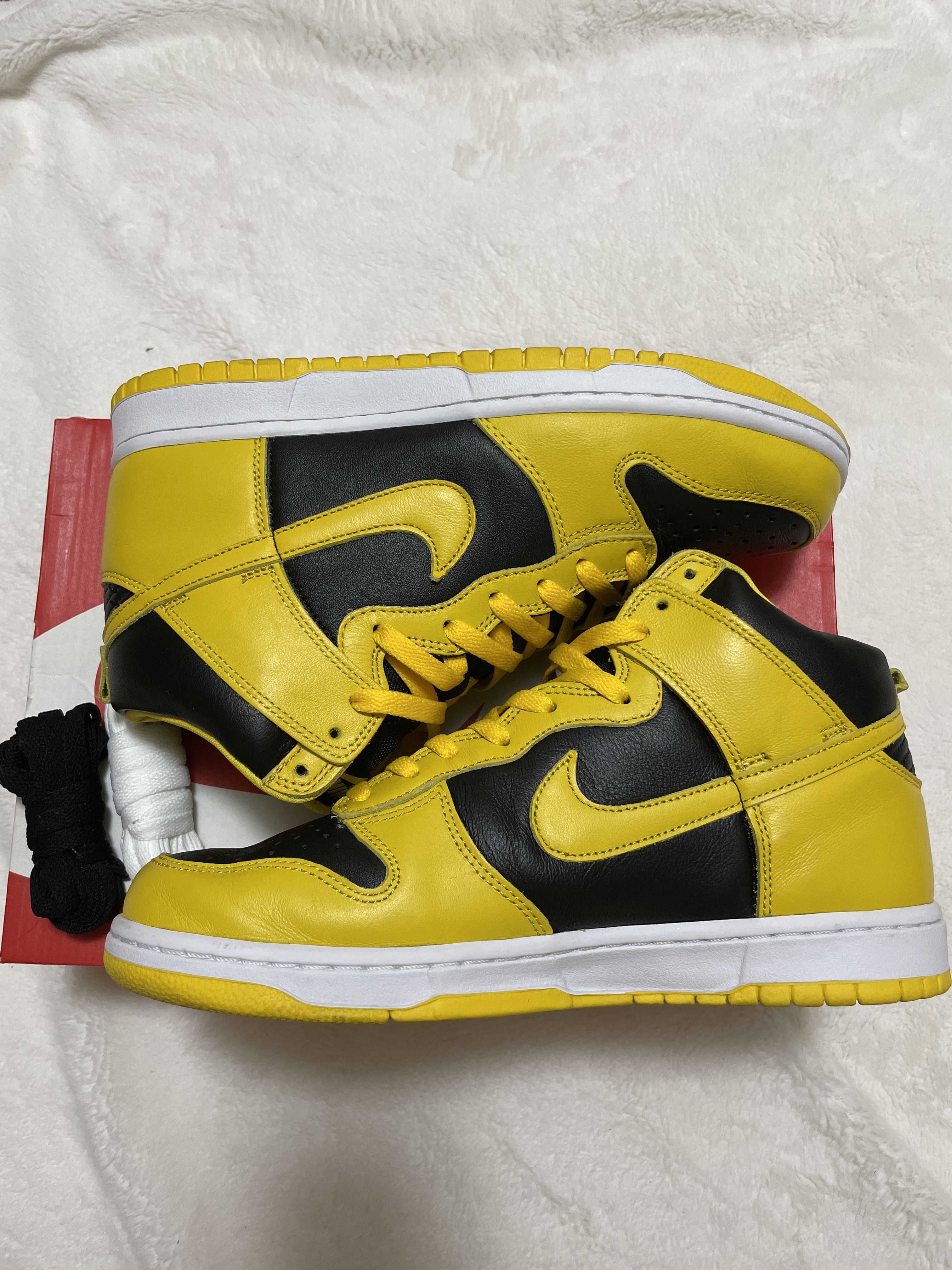 Nike Dunk High "Black/Varsity Maize"