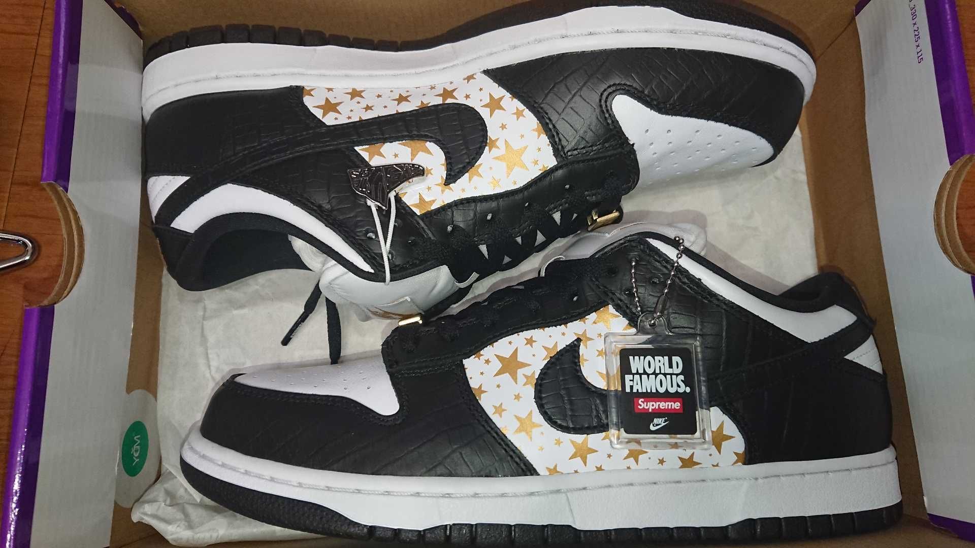 Supreme × Nike SB Dunk Low OG QS Gold Stars "White/Black"