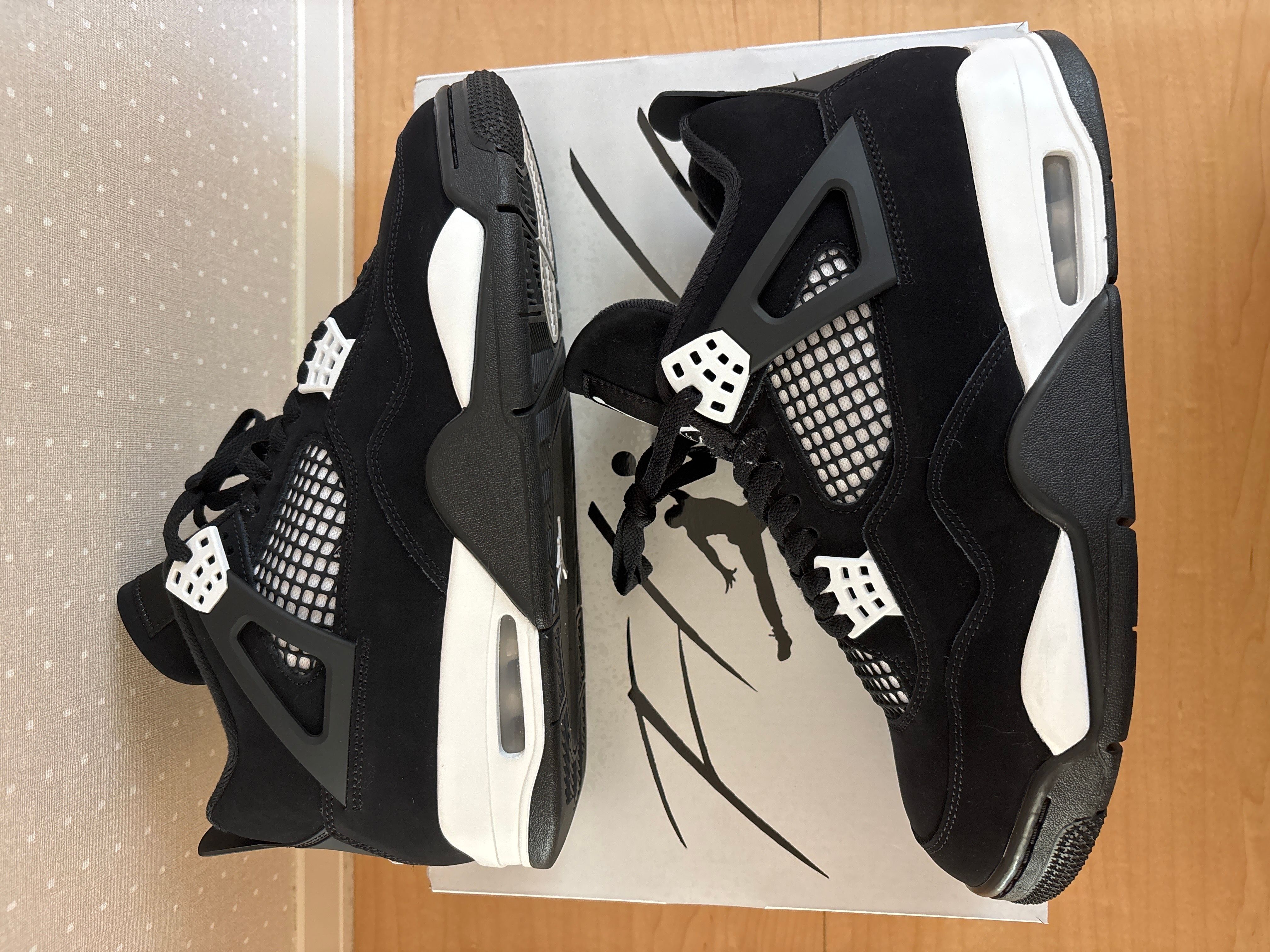 Nike Air Jordan 4 Retro "White Thunder"