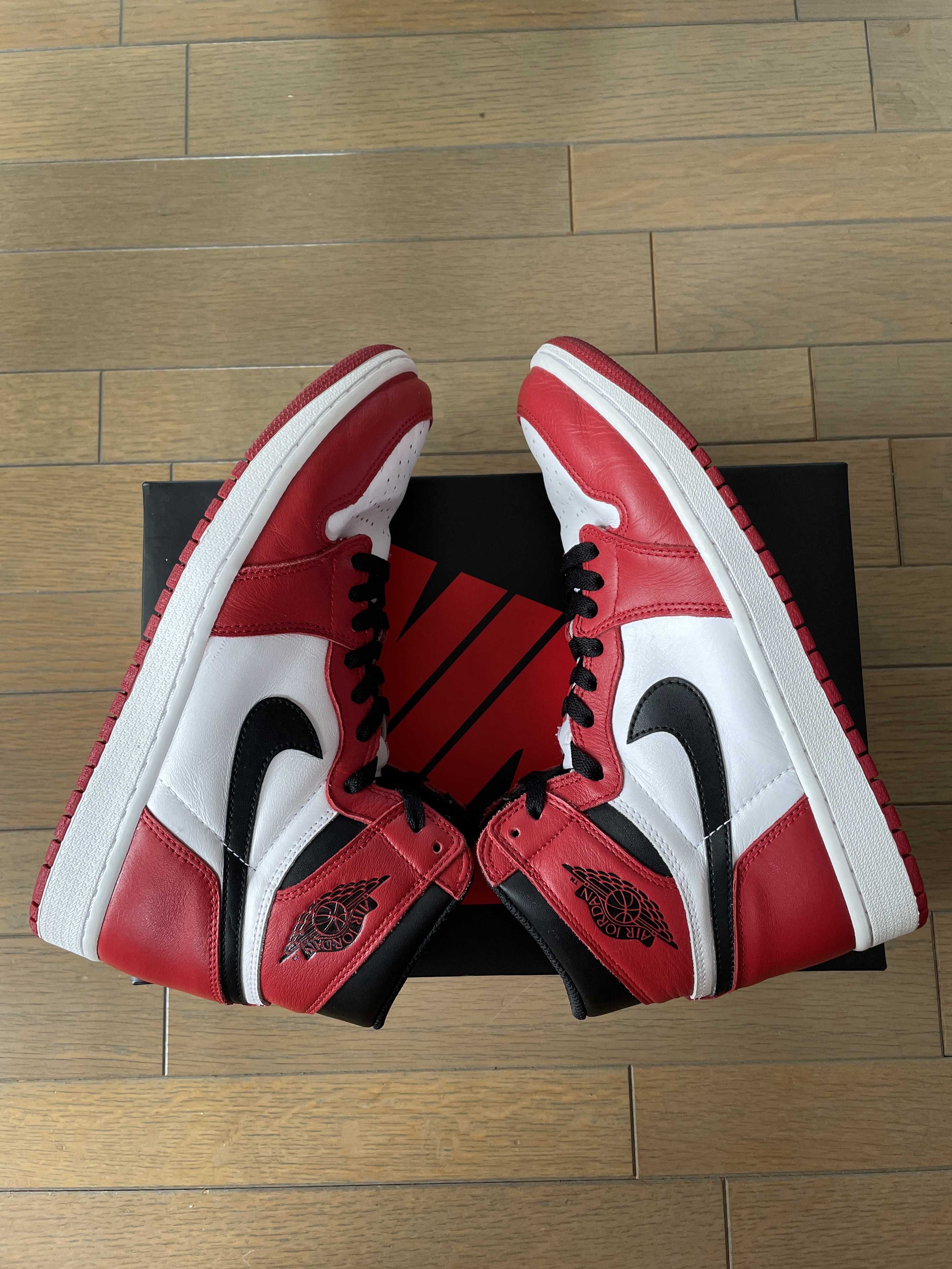 Nike Air Jordan 1 Retro High "Chicago" (2015)