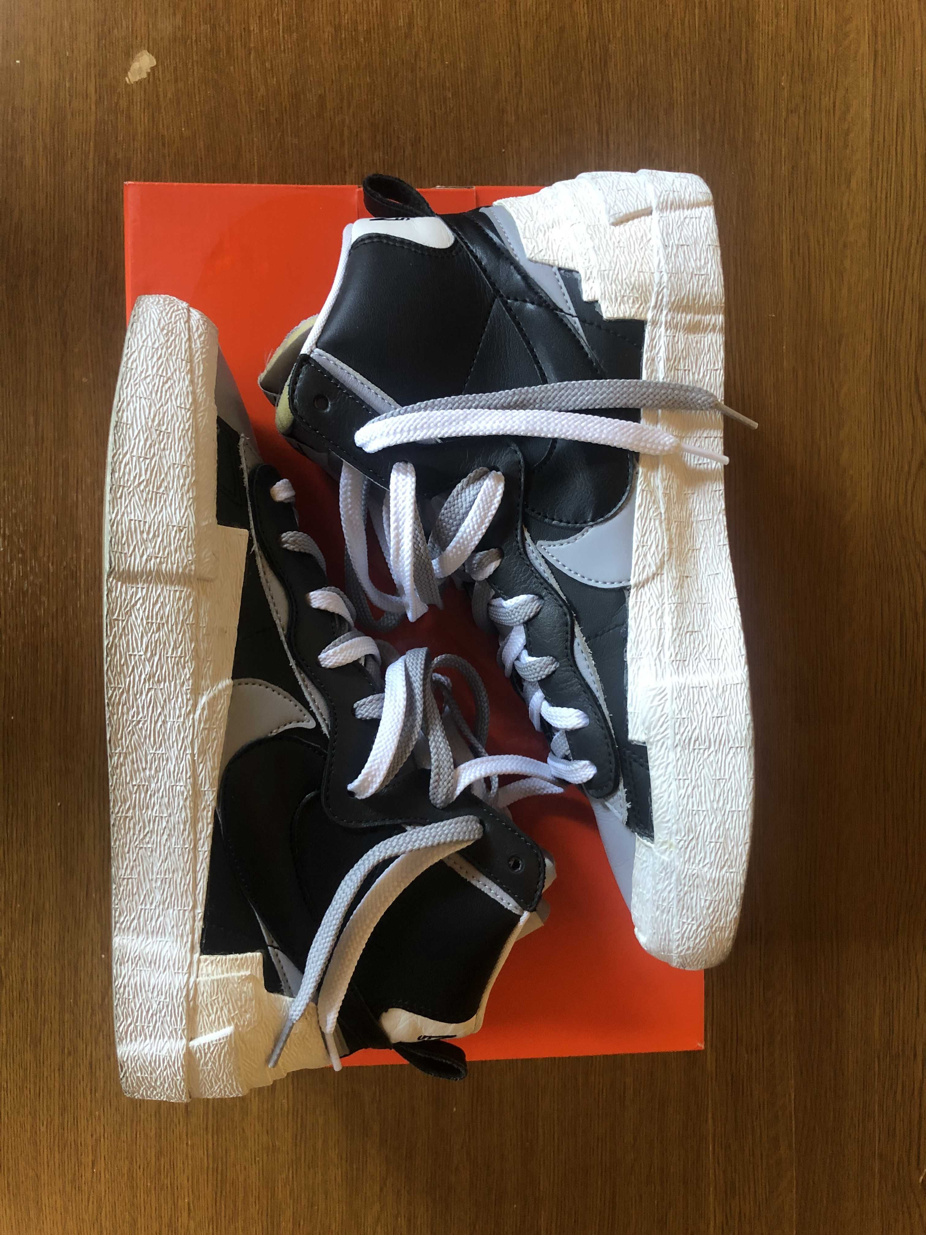 sacai × NIKE BLAZER MID "BLACK/WOLF GREY/WHITE"