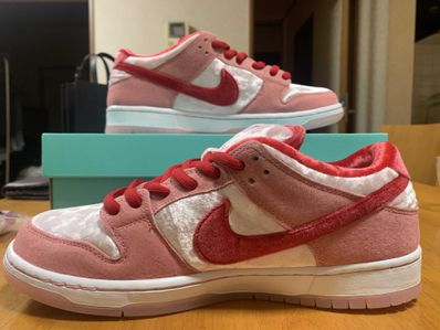 Strangelove × Nike SB Dunk Low "Valentine’s Day"