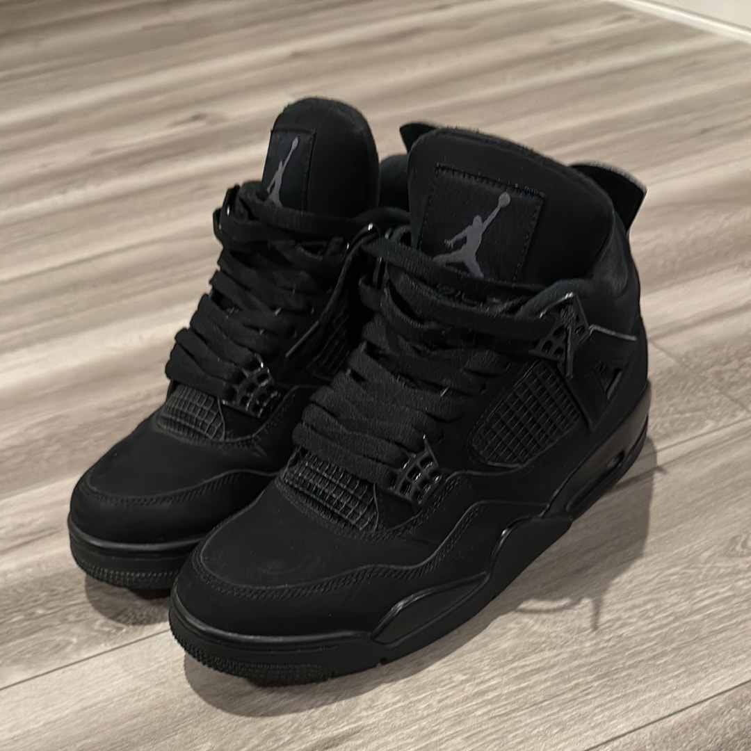 ナイキ ジョーダン4 "ブラックキャット"