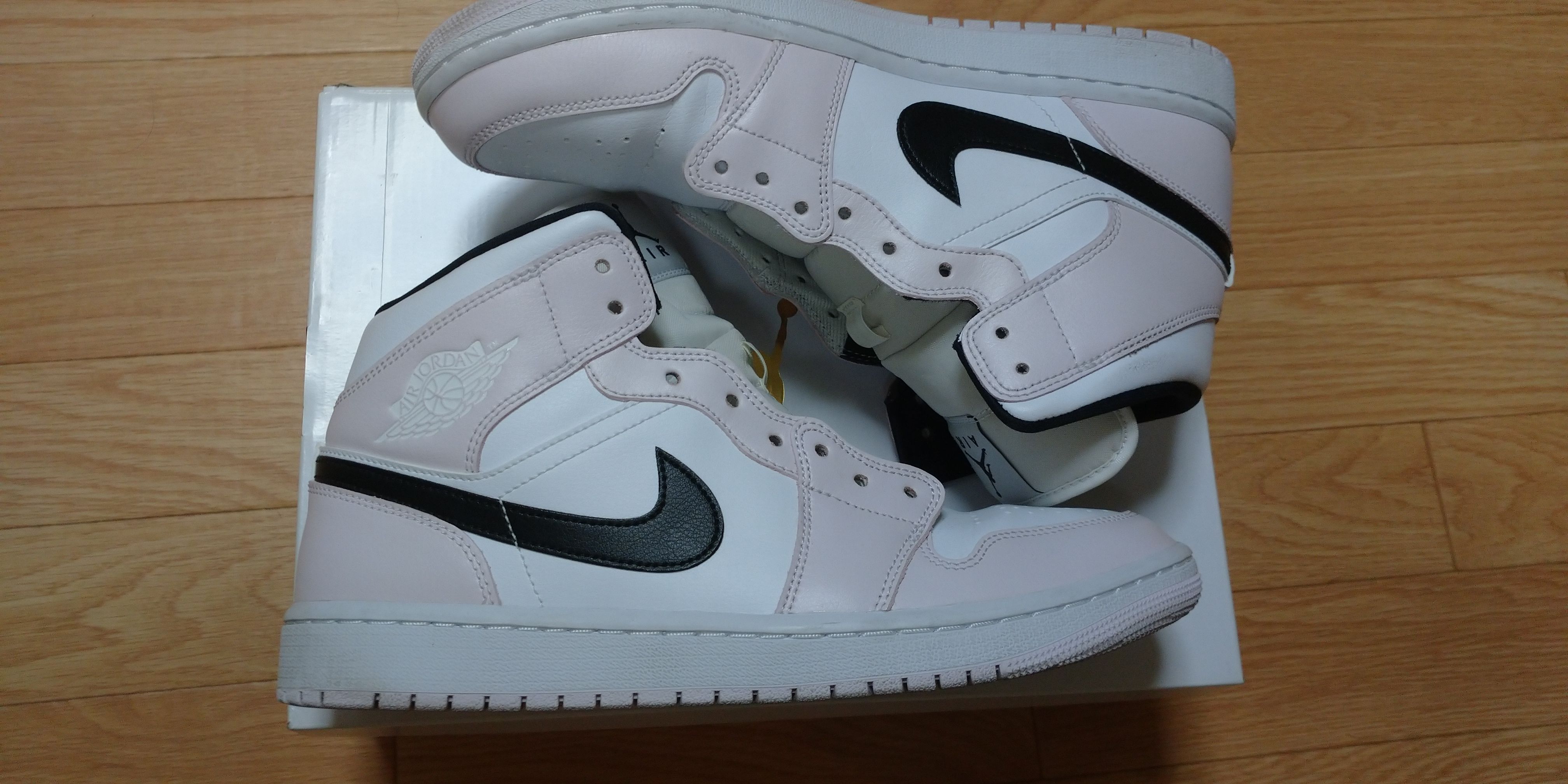 Nike Women's Air Jordan 1 Mid "Light Violet/White/Black"