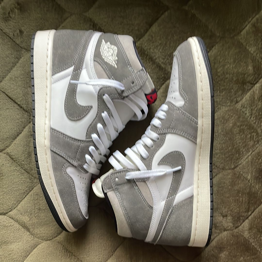 Nike Air Jordan 1 Retro High OG "Black and Smoke Grey"