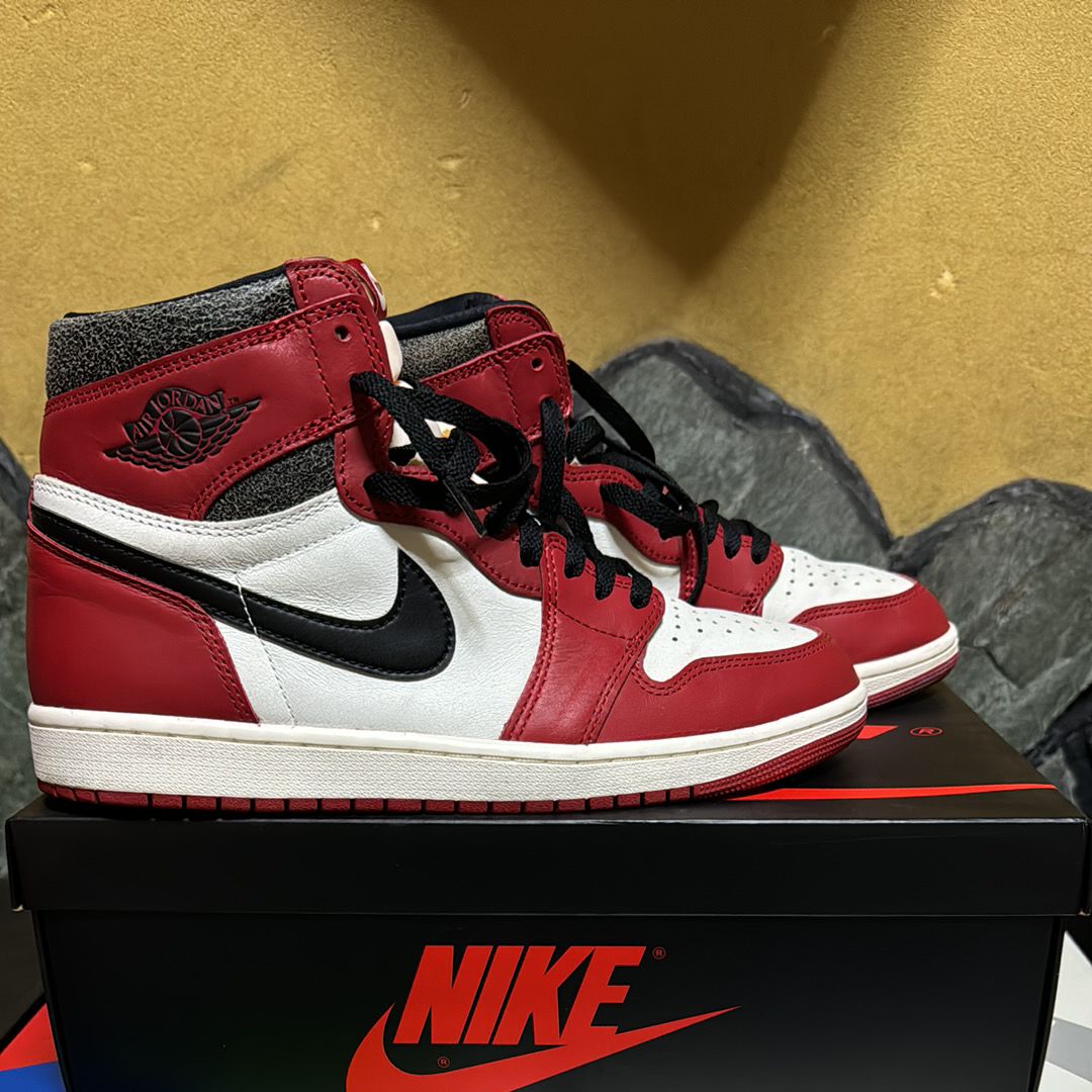 Nike Air Jordan 1 High OG "Lost & Found/Chicago"
