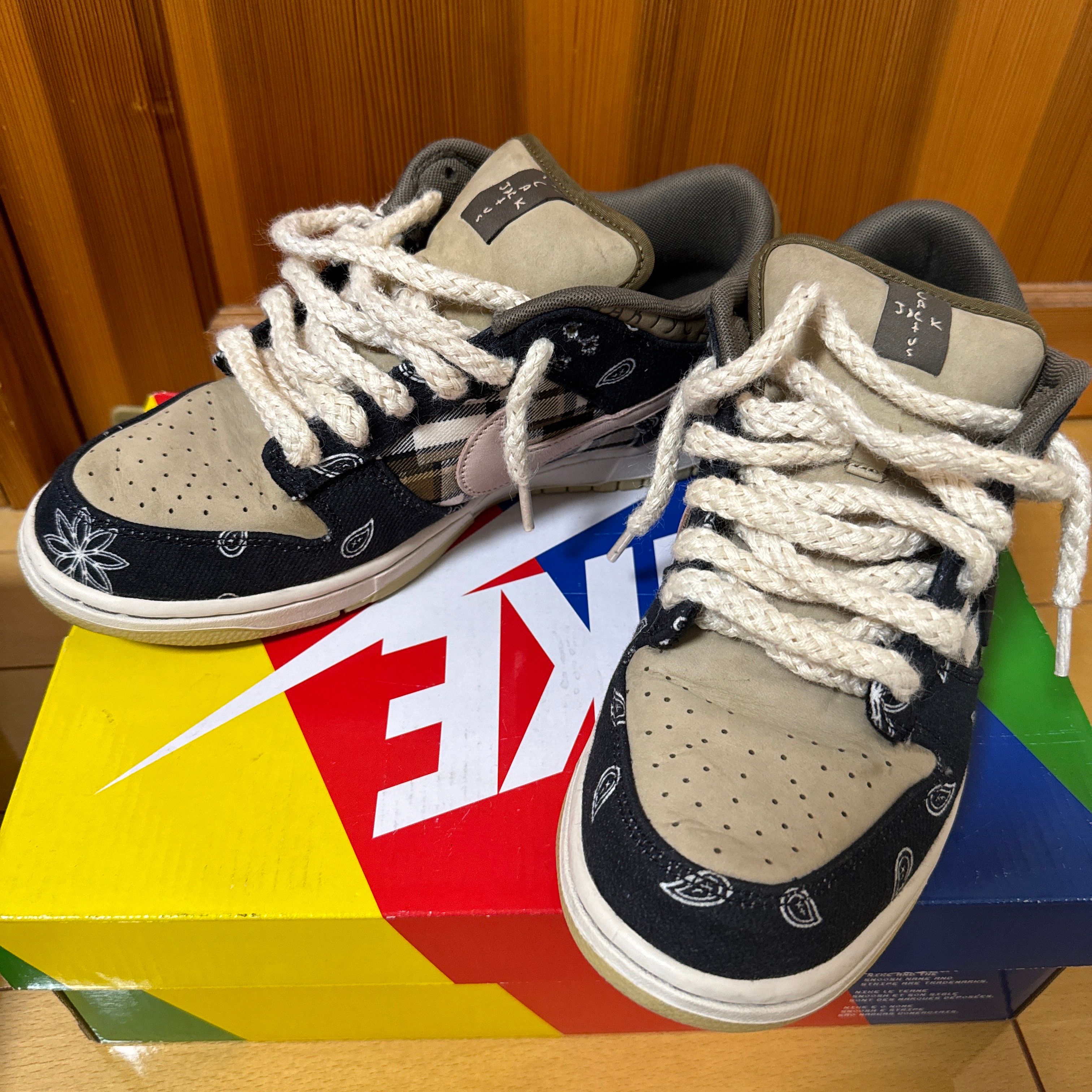 Travis Scott × Nike SB Dunk Low "Black/Parachute Beige"