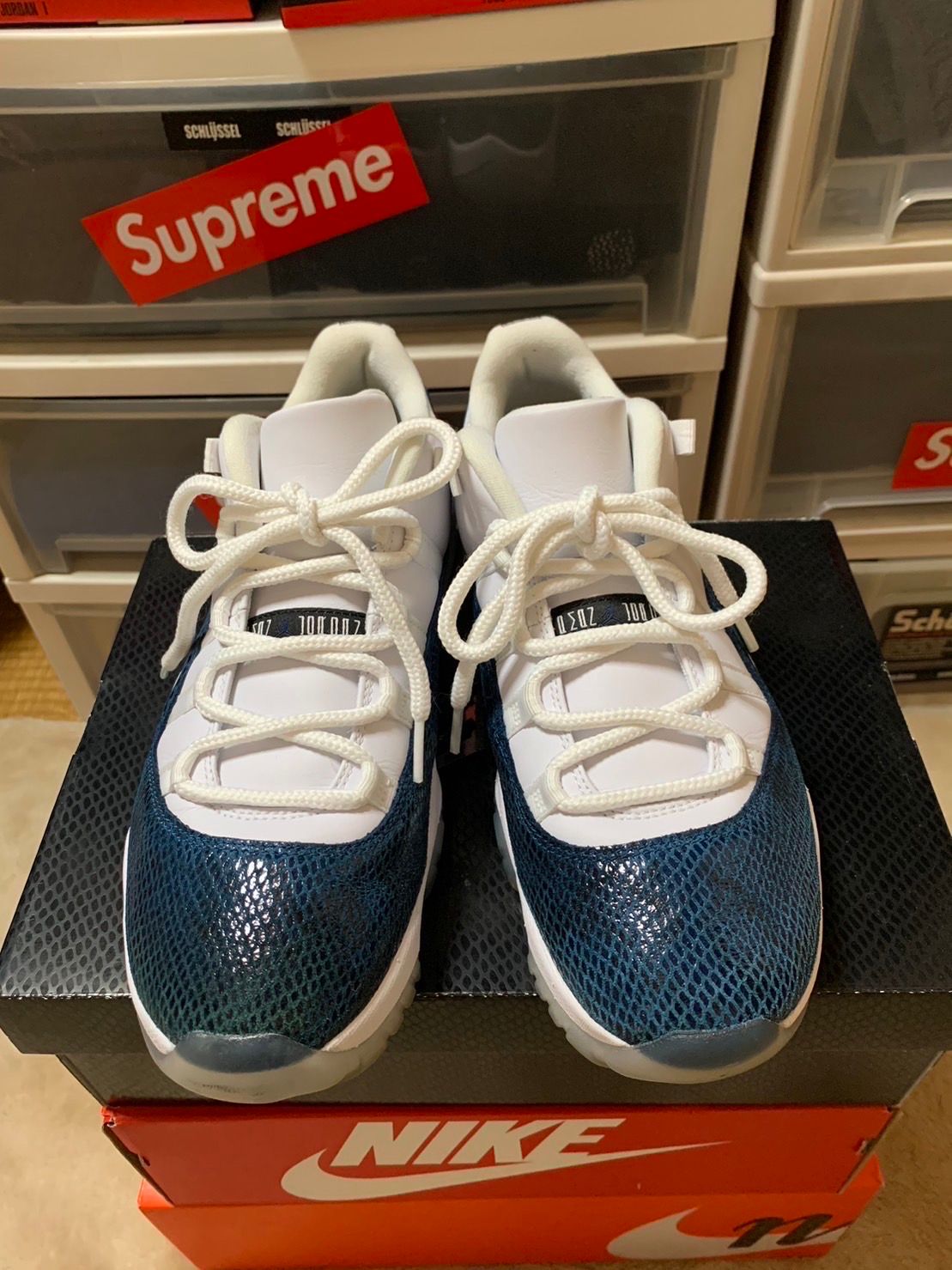 AIR JORDAN 11 LOW "SNAKESKIN"