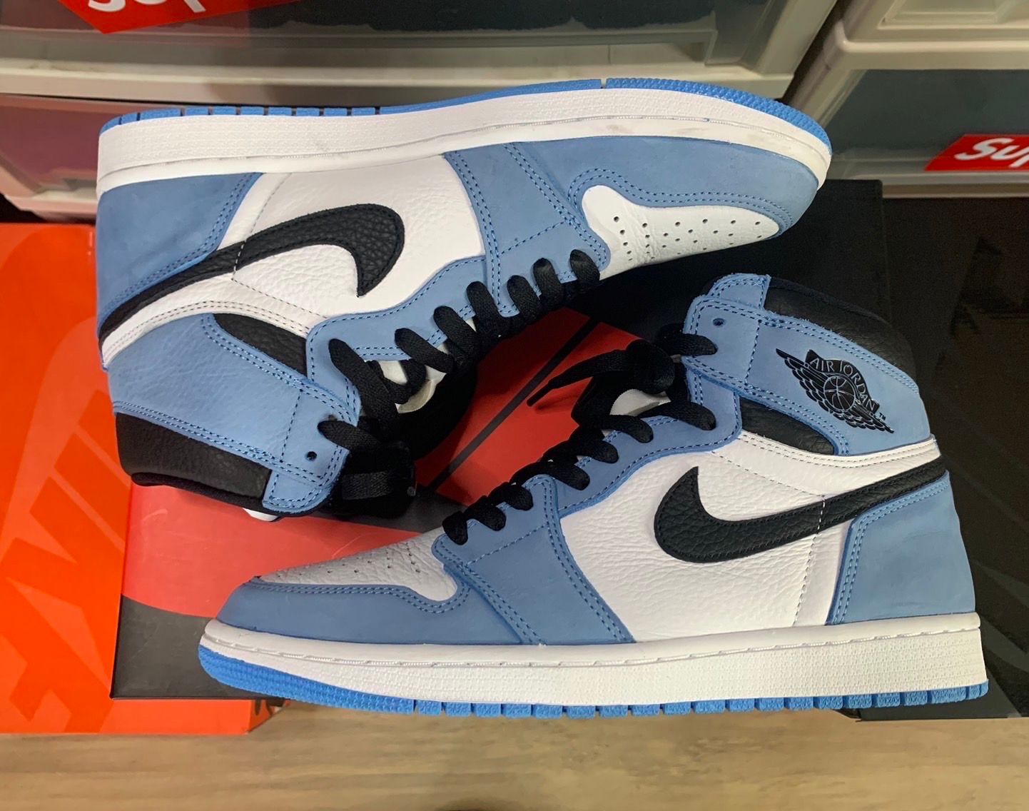 Nike Air Jordan 1 High OG "University Blue"